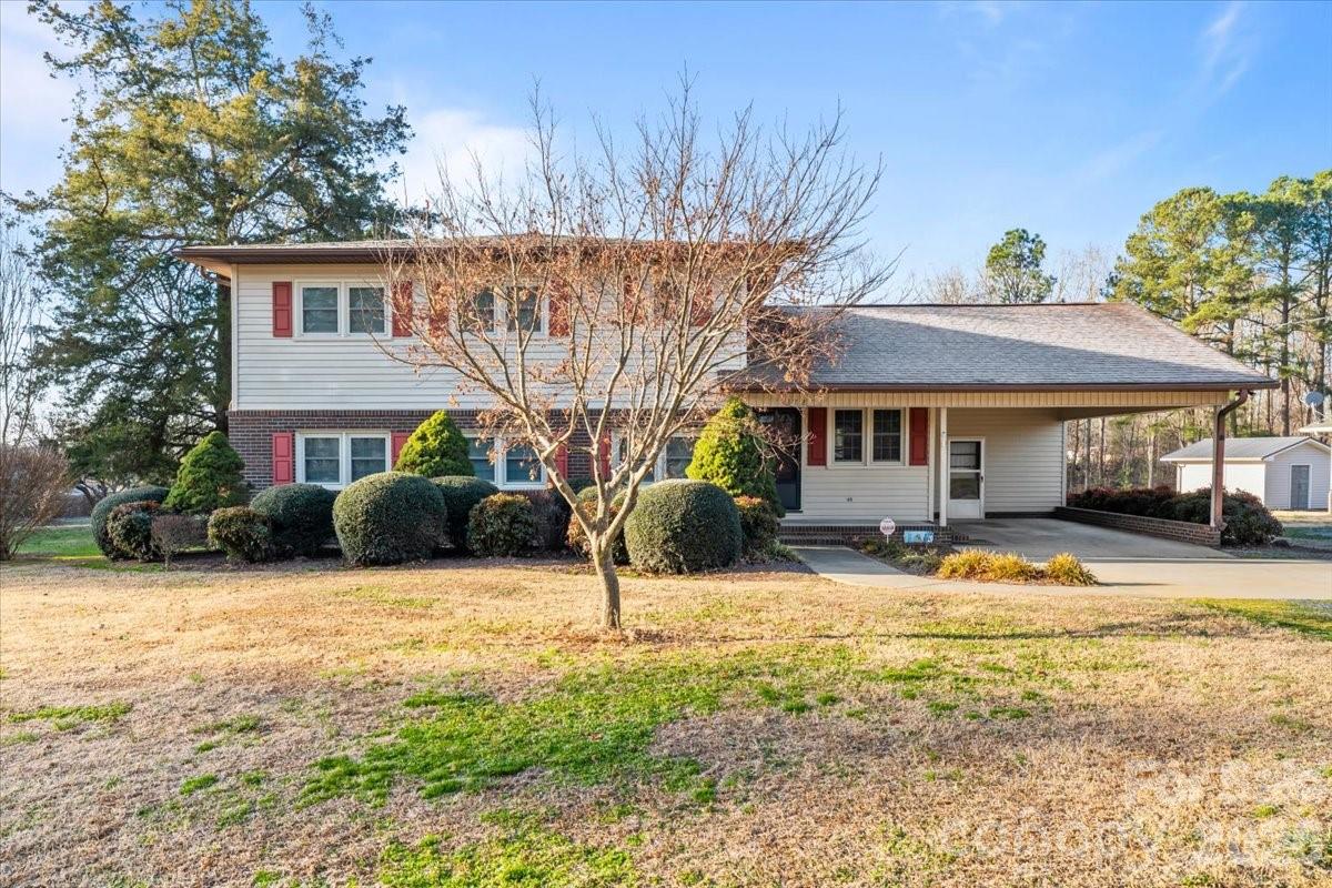 372 Holly Hills Drive Property Photo 1