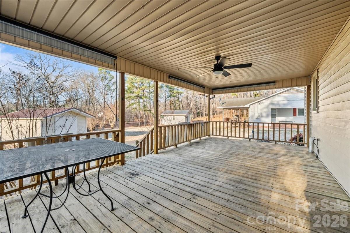 372 Holly Hills Drive Property Photo 8