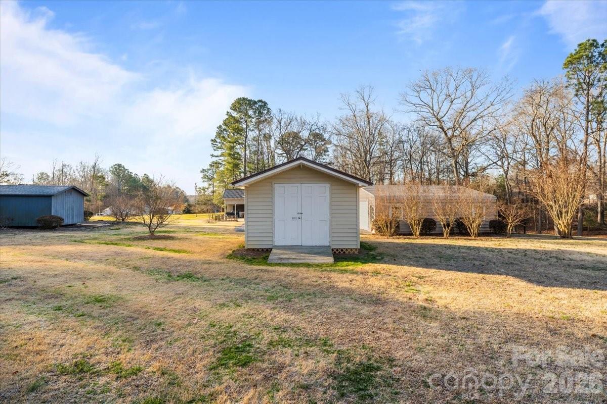 372 Holly Hills Drive Property Photo 9