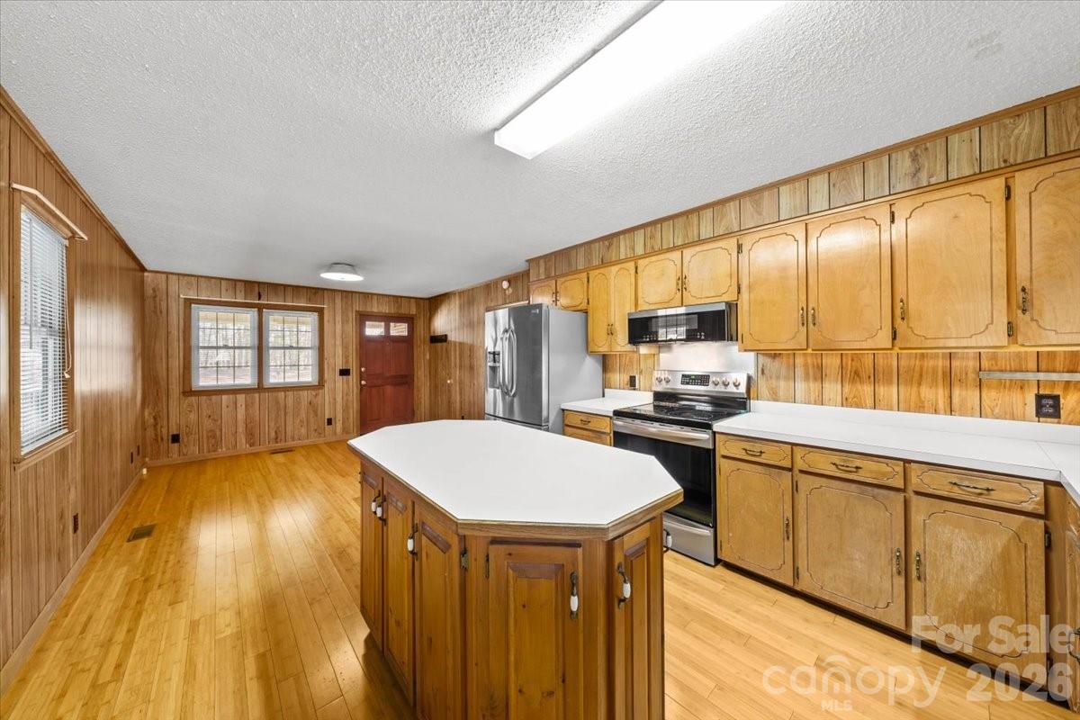 372 Holly Hills Drive Property Photo 15