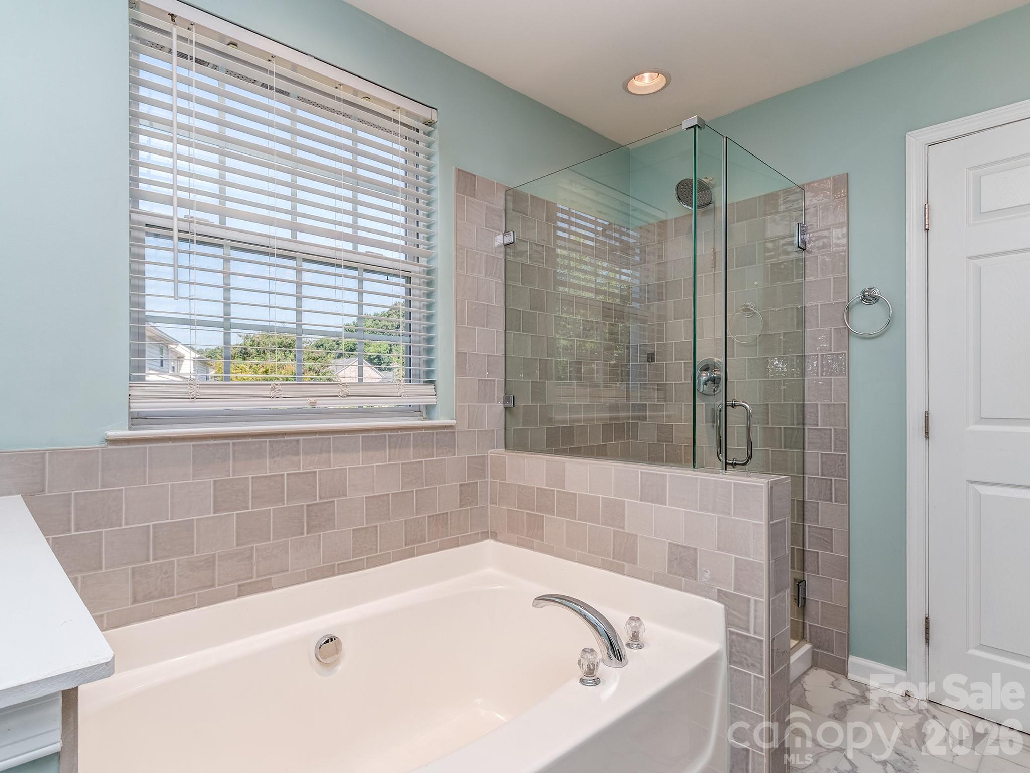 5922 Union Pacific Avenue Property Photo 2