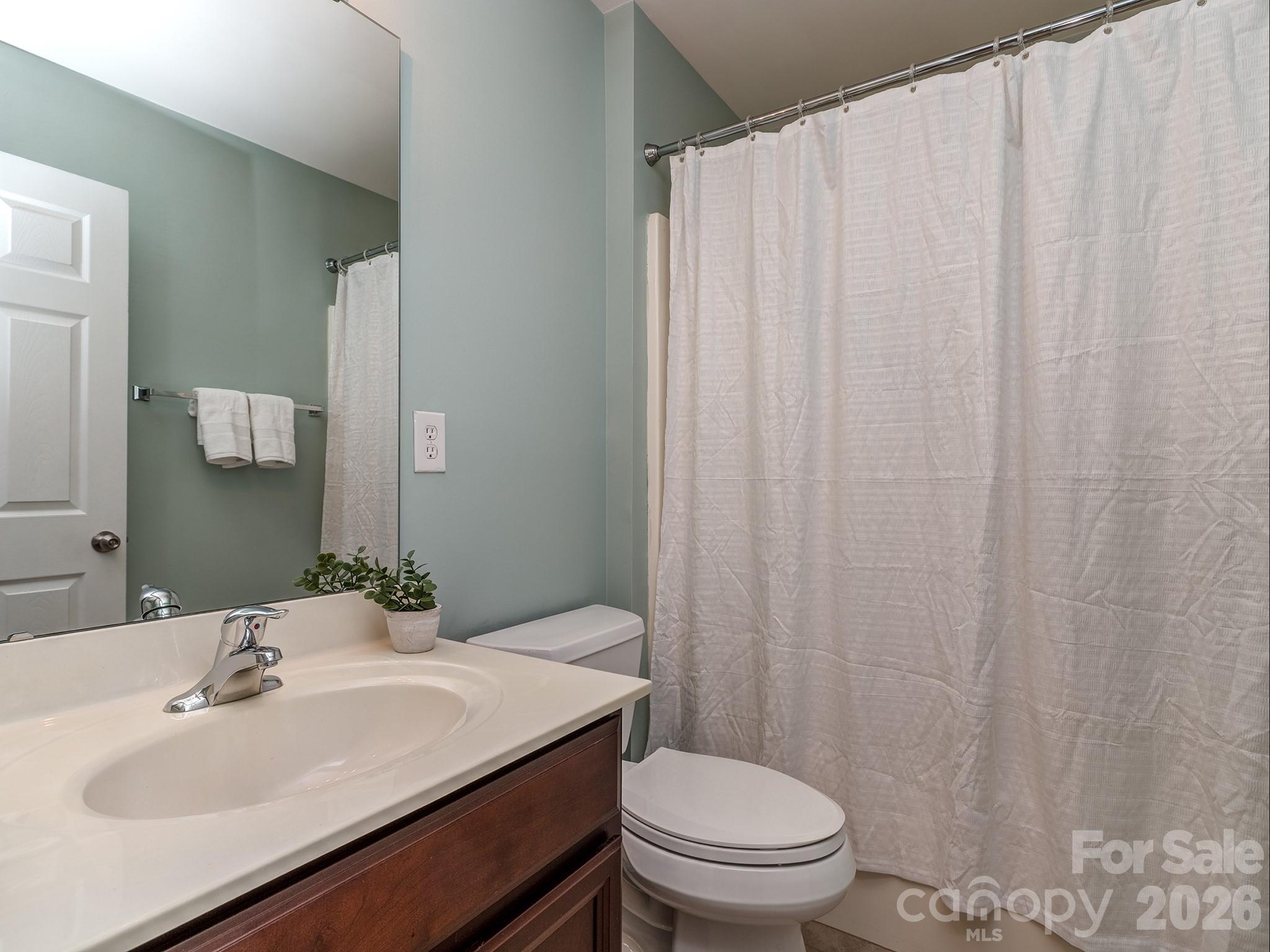 5922 Union Pacific Avenue Property Photo 24