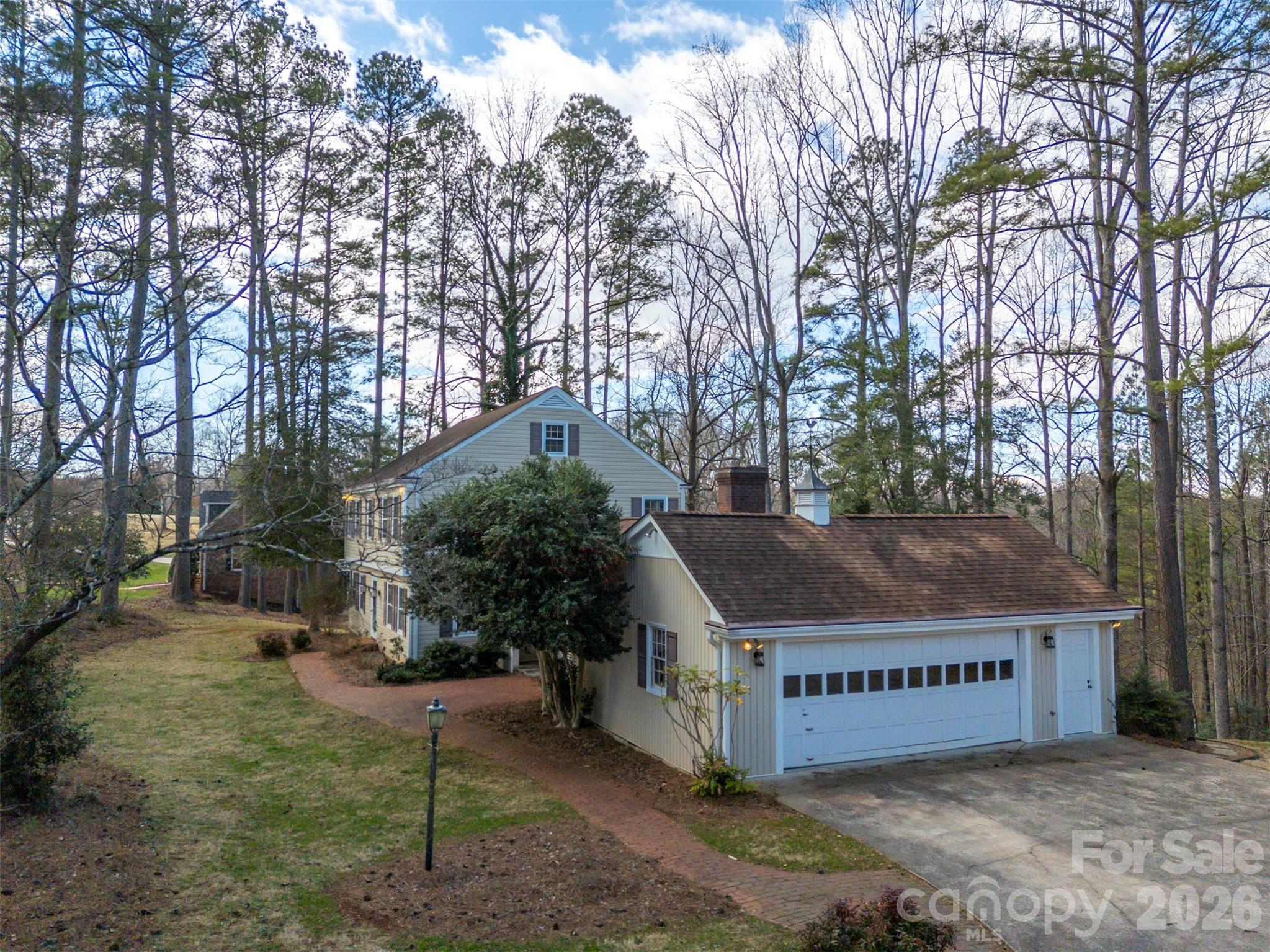 149 Woodbriar Drive Property Photo 3