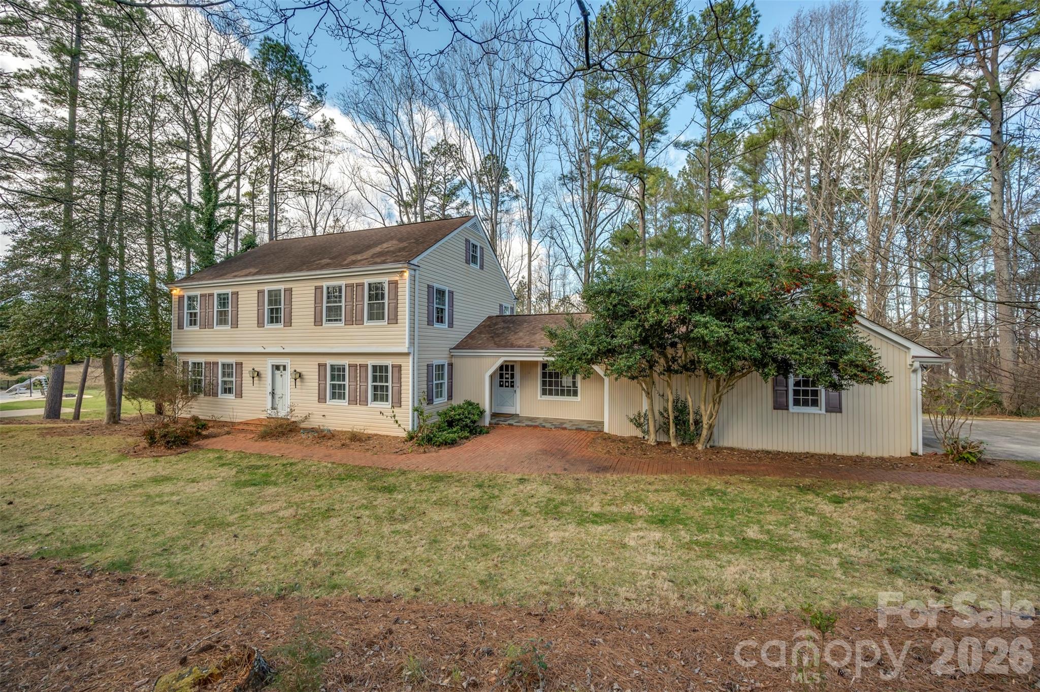 149 Woodbriar Drive Property Photo 4