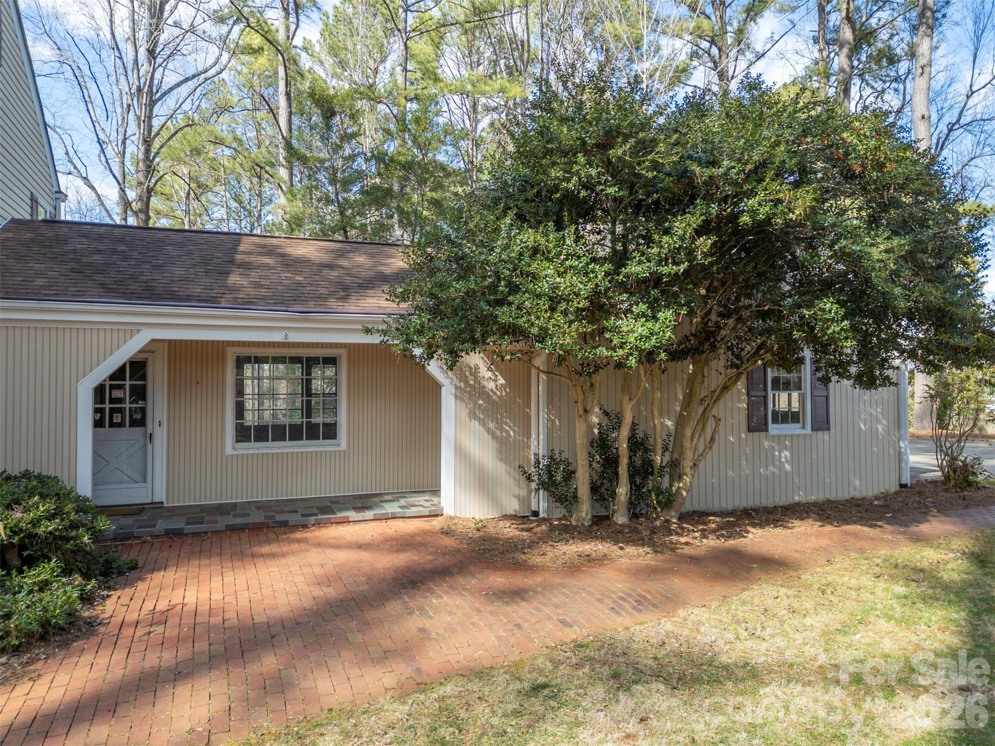 149 Woodbriar Drive Property Photo 7