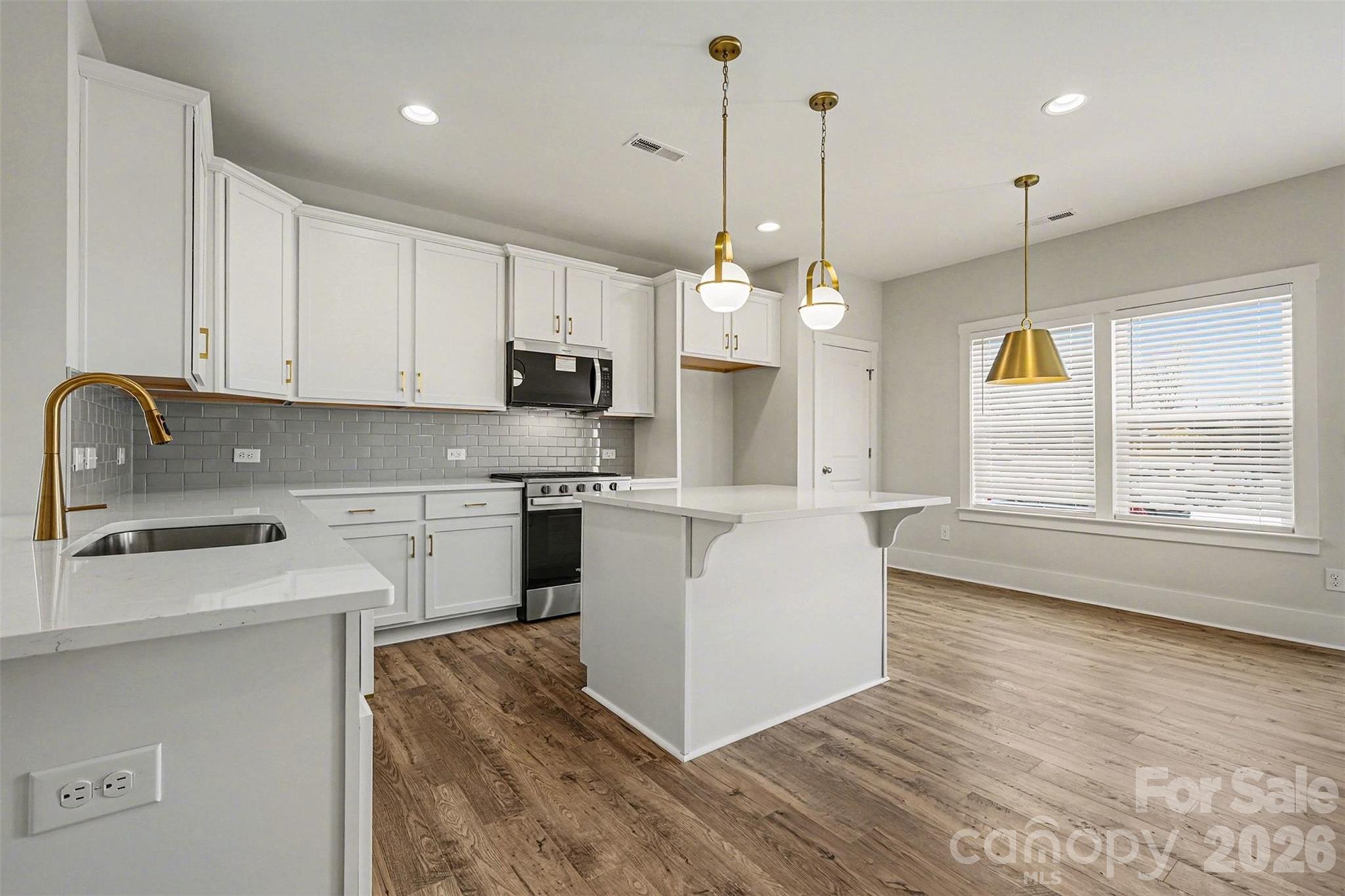 4768 Americana Avenue Property Photo 1