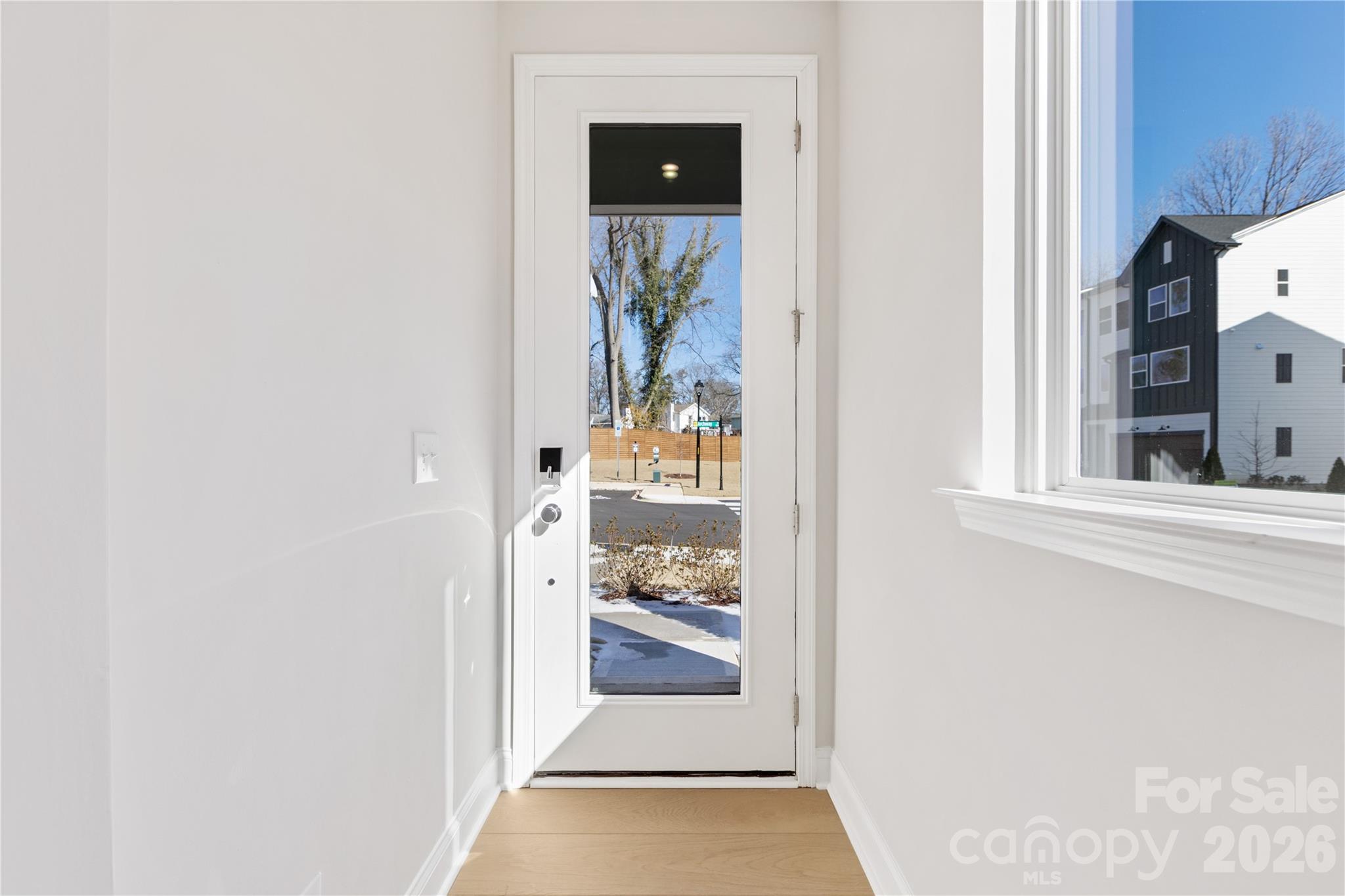 905 Archway Lane Property Photo 4