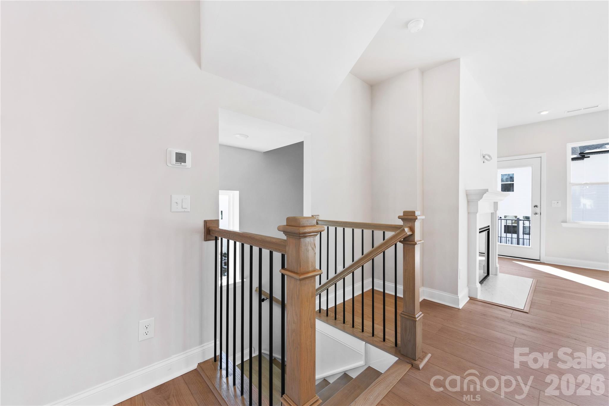 905 Archway Lane Property Photo 6