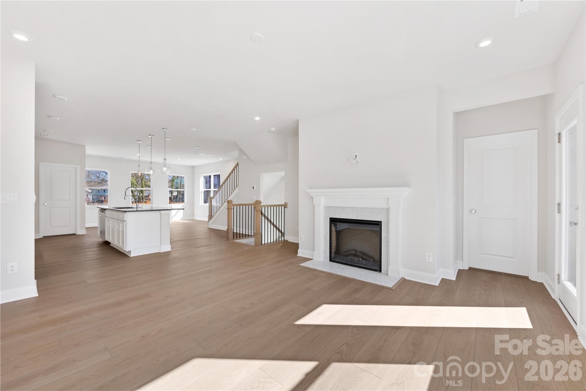 905 Archway Lane Property Photo 19