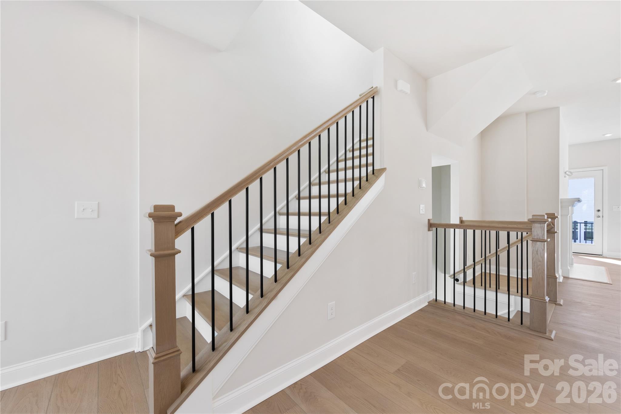 905 Archway Lane Property Photo 26