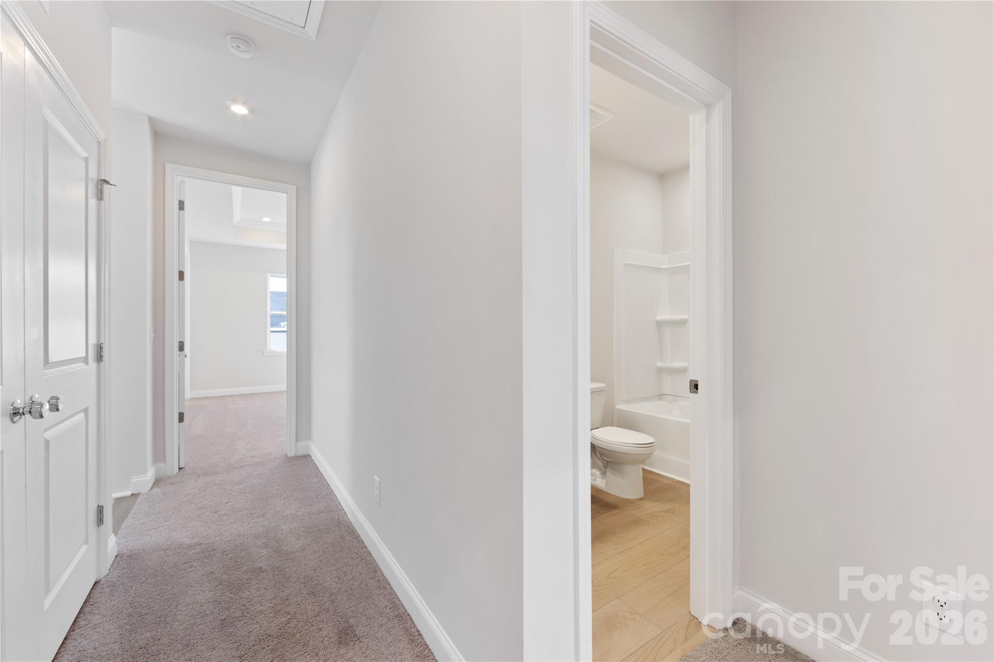 905 Archway Lane Property Photo 27