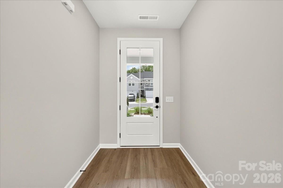 604 Webster Lane Property Photo 4
