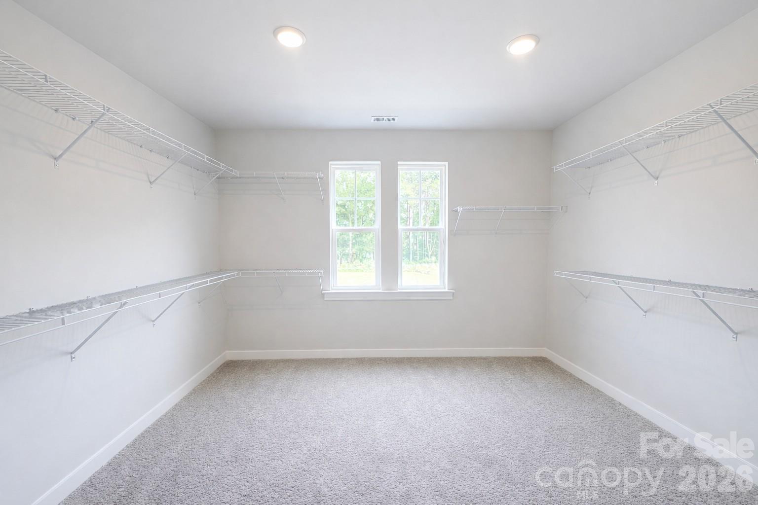 333 Portree Street Property Photo 3
