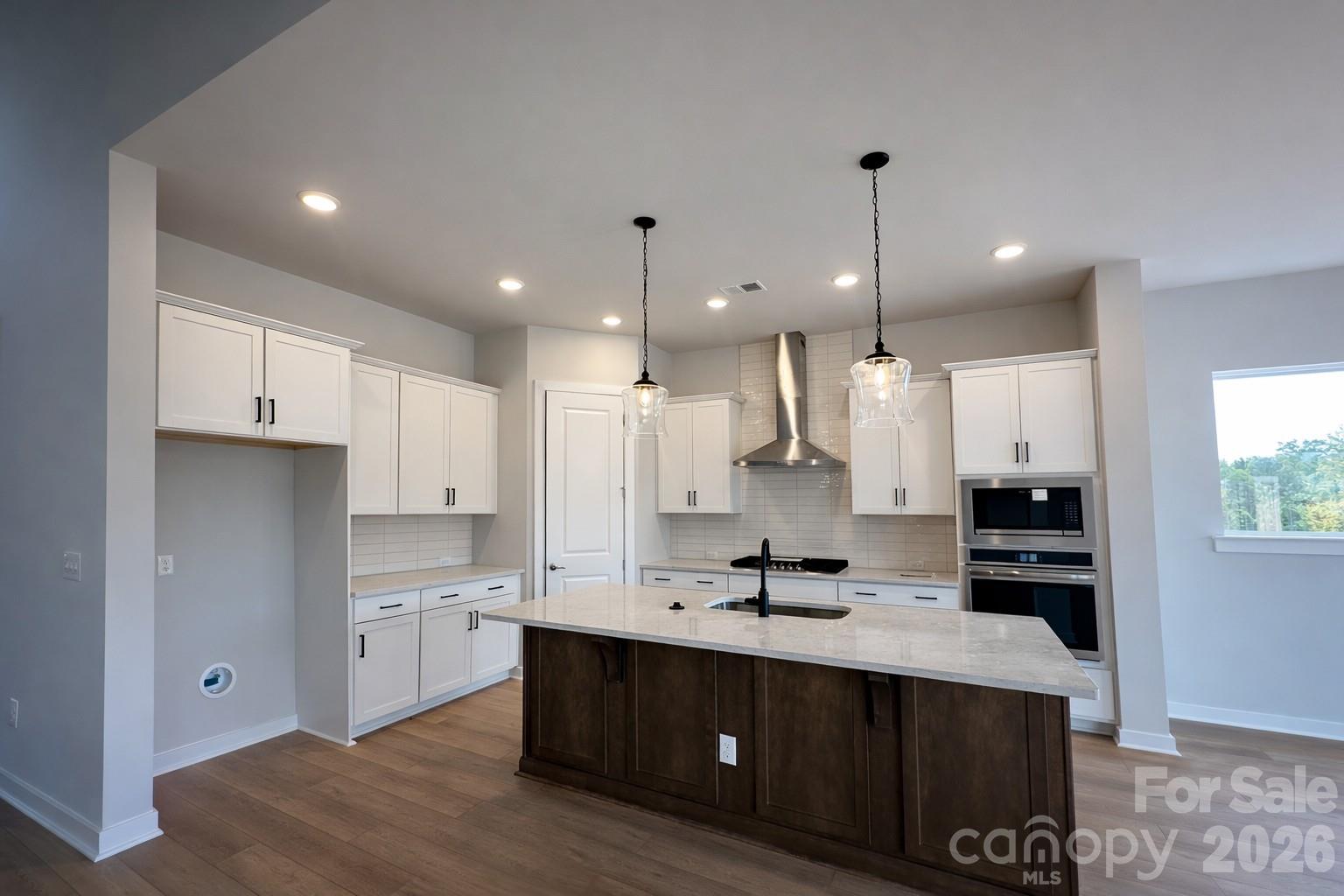 333 Portree Street Property Photo 6
