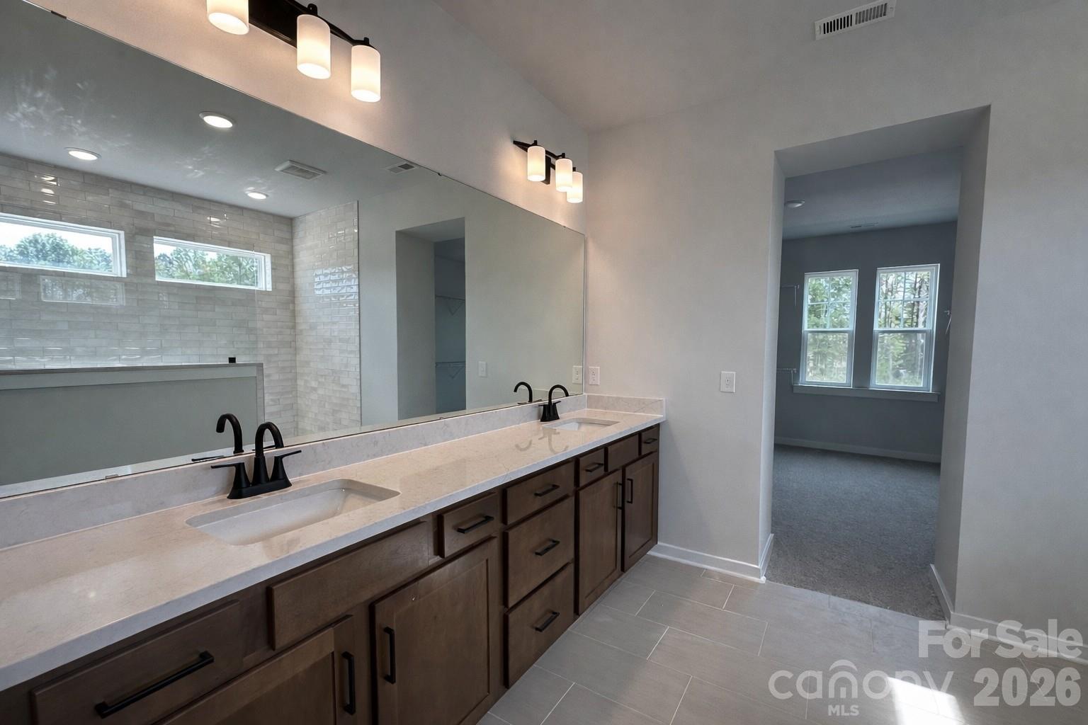 333 Portree Street Property Photo 9
