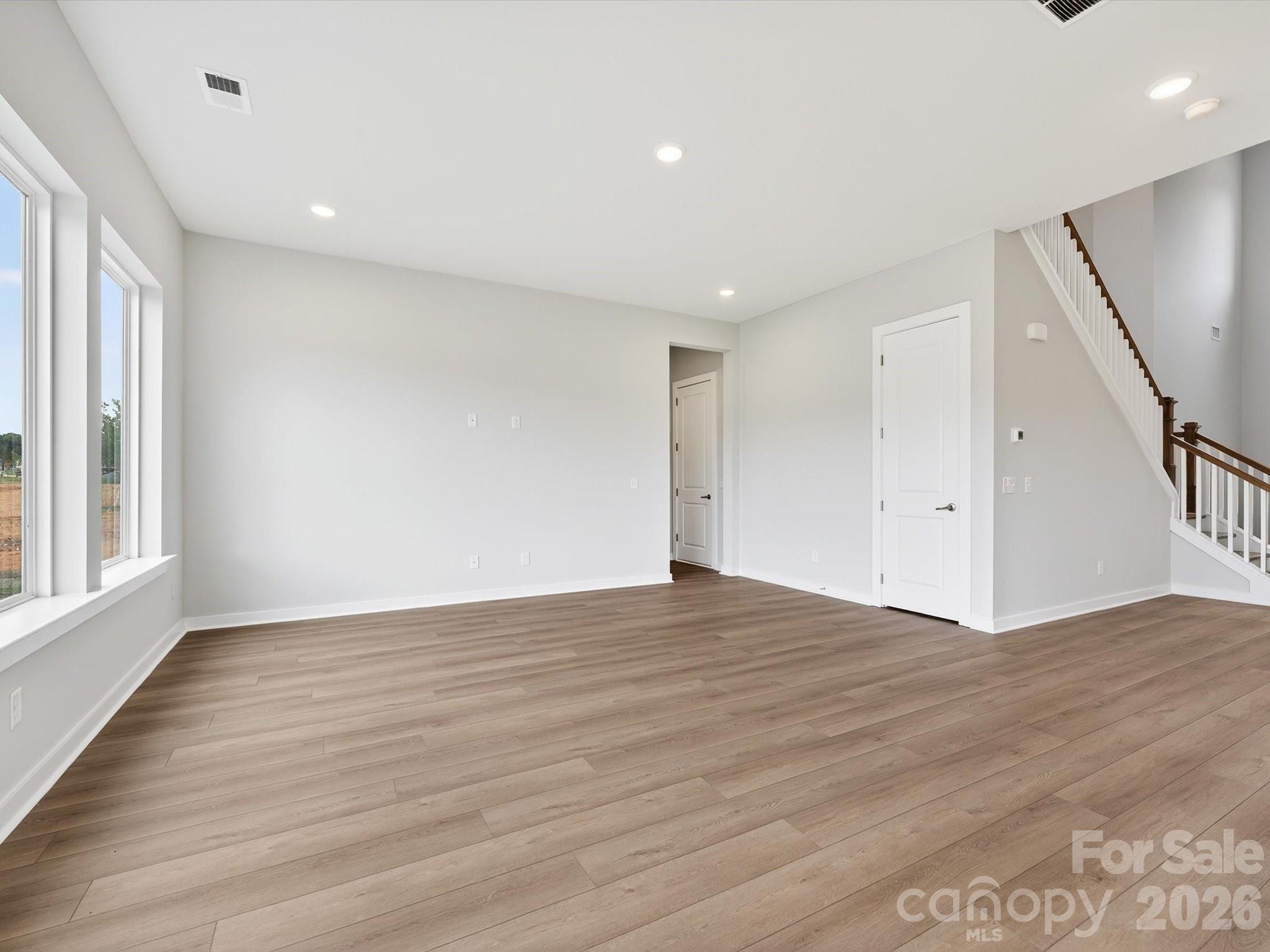 333 Portree Street Property Photo 13