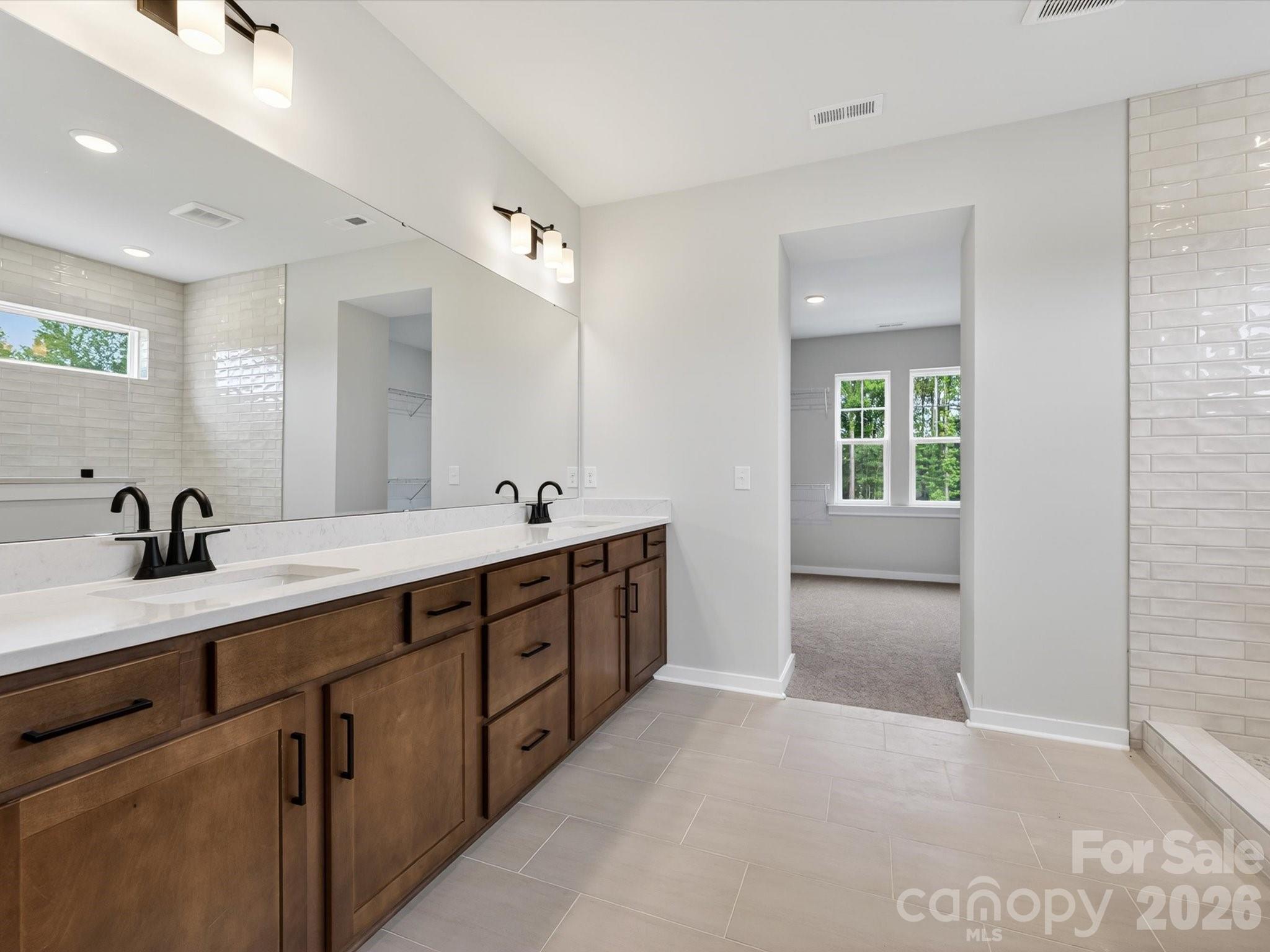 333 Portree Street Property Photo 25