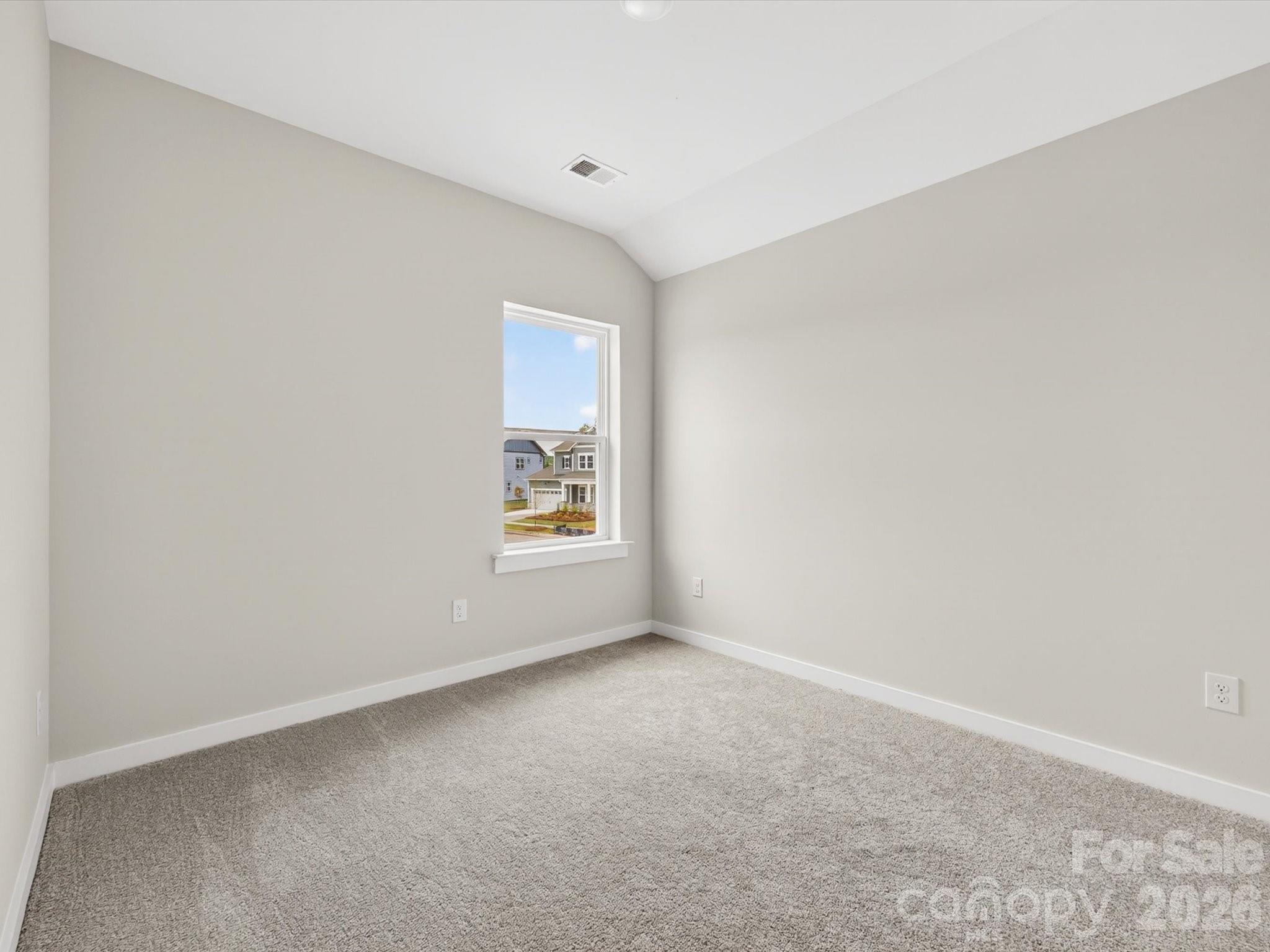 333 Portree Street Property Photo 28
