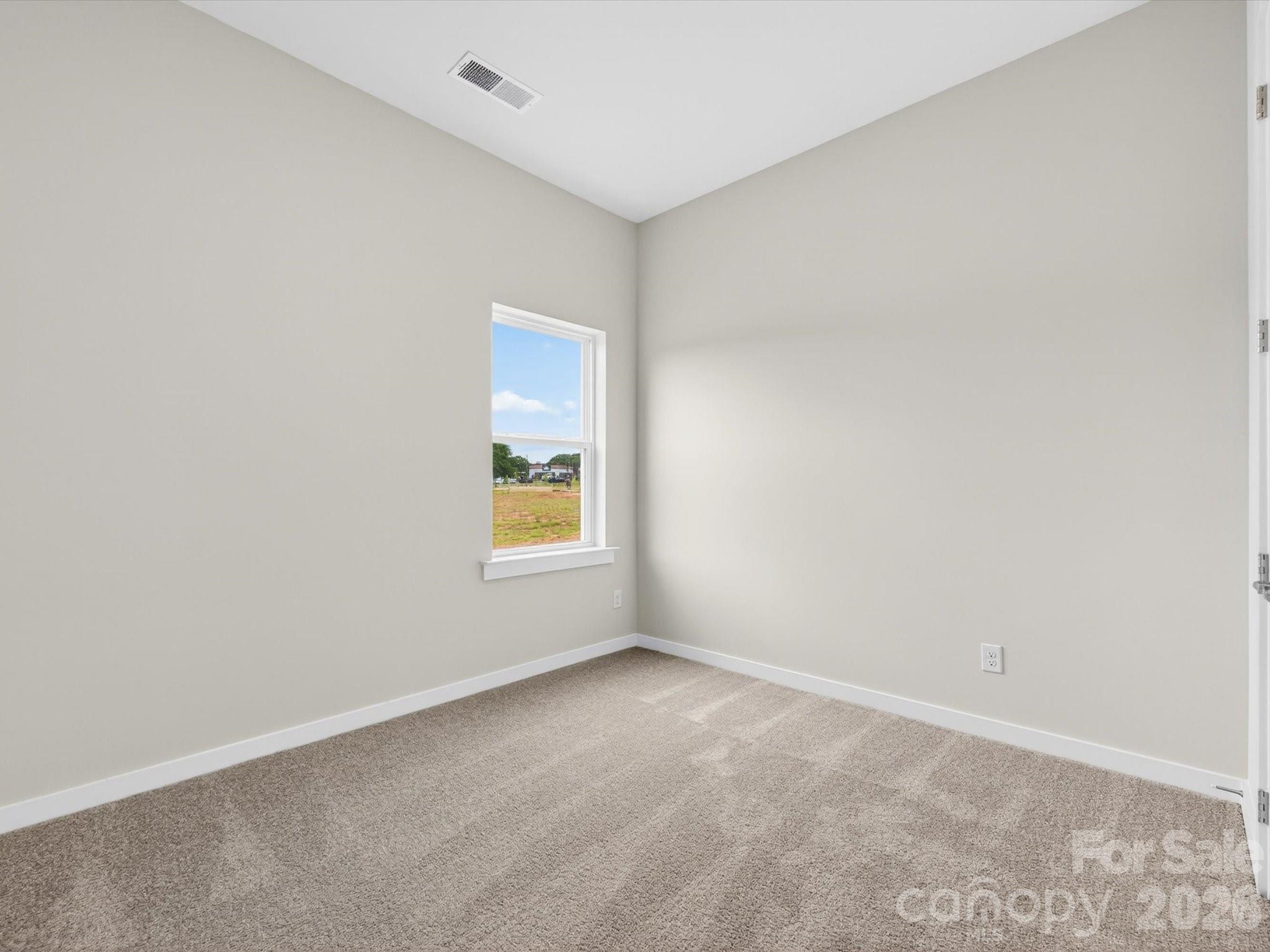 333 Portree Street Property Photo 29