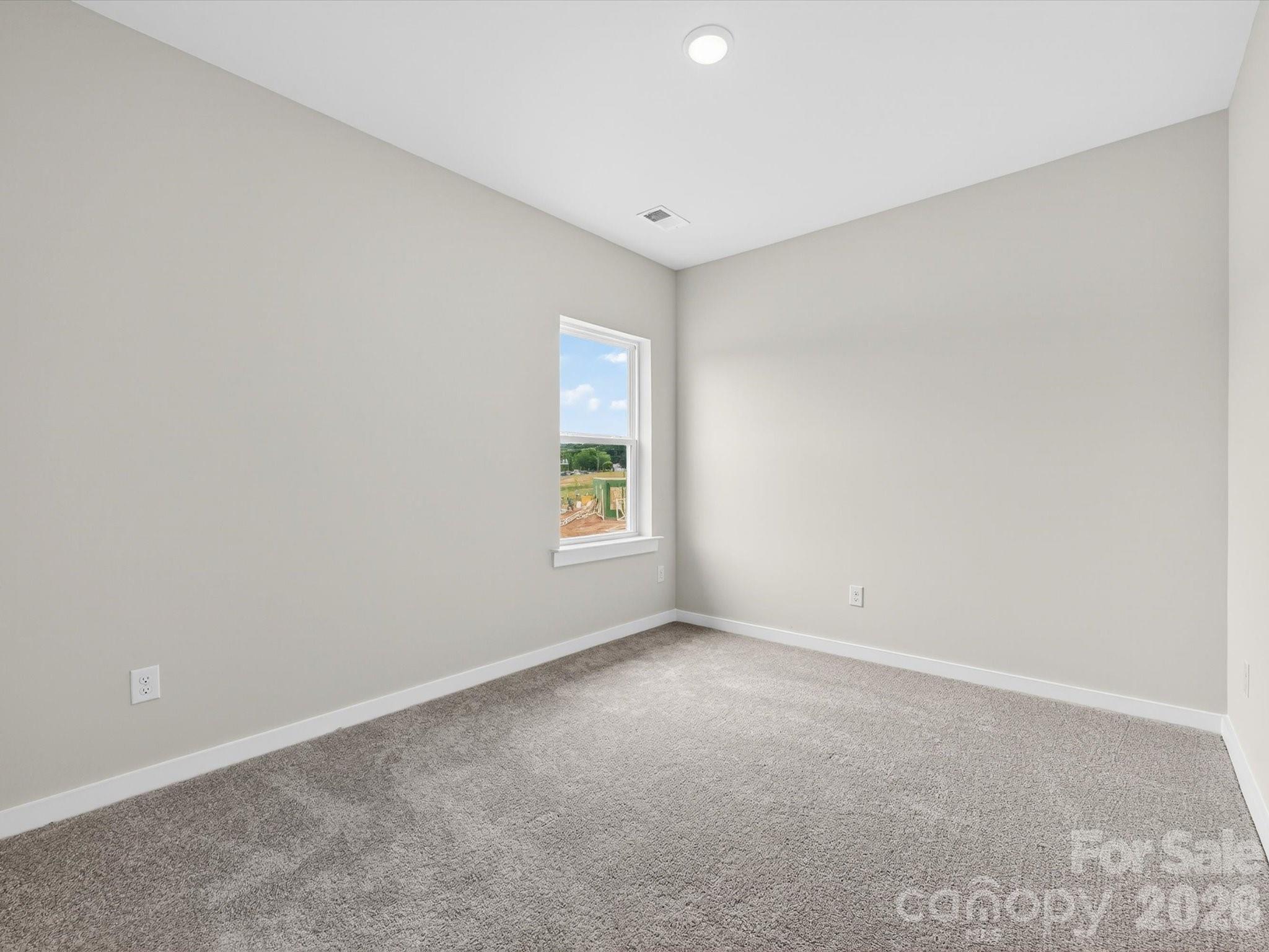 333 Portree Street Property Photo 29