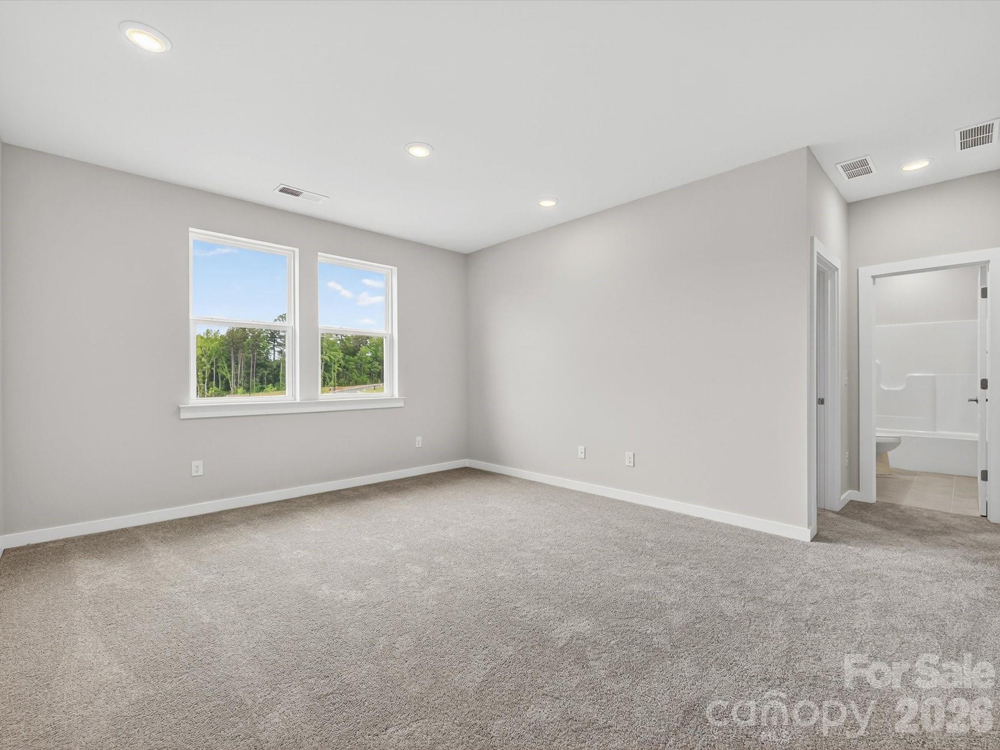 333 Portree Street Property Photo 31