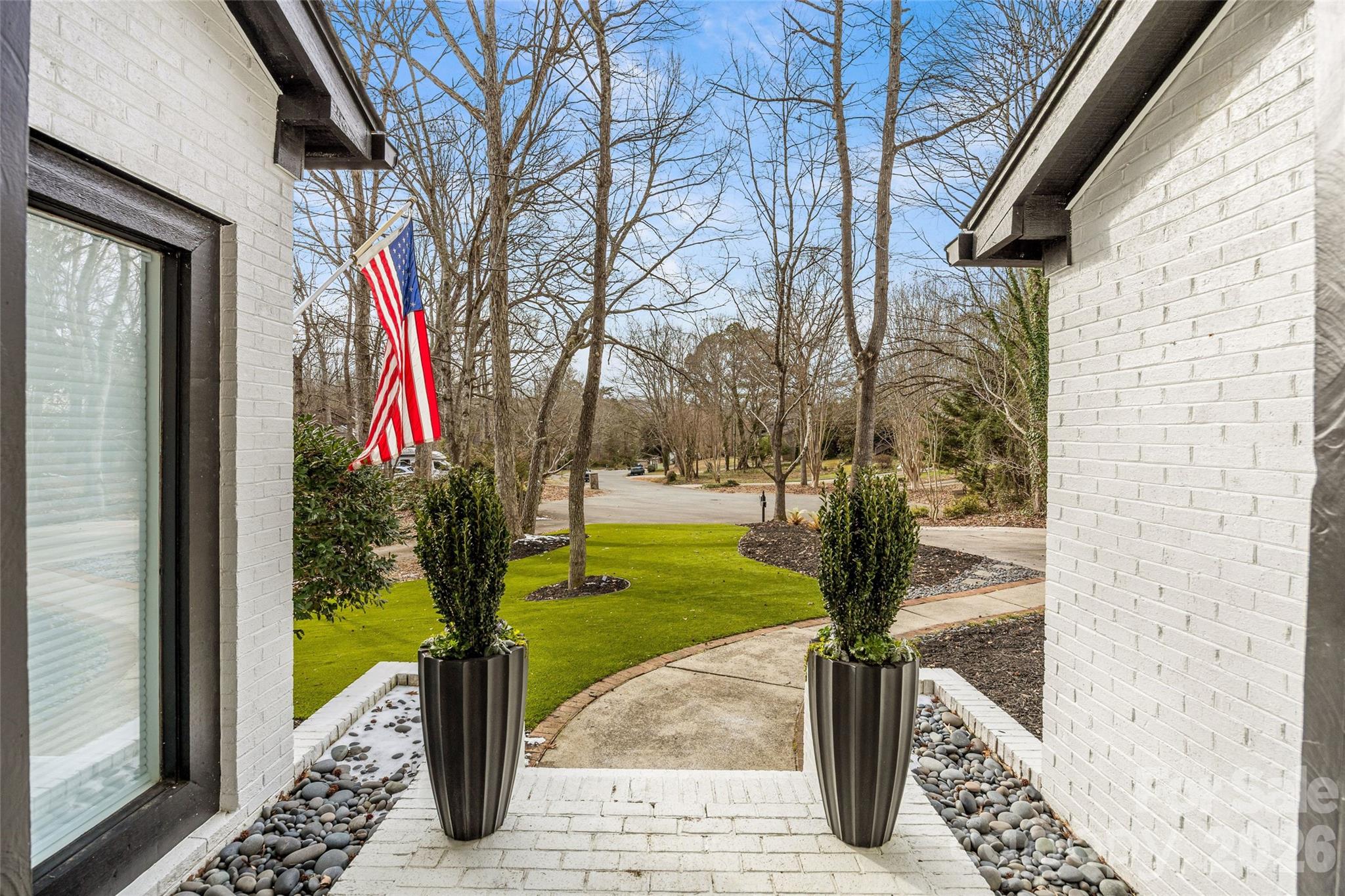 9562 Hunting Court Property Photo 4