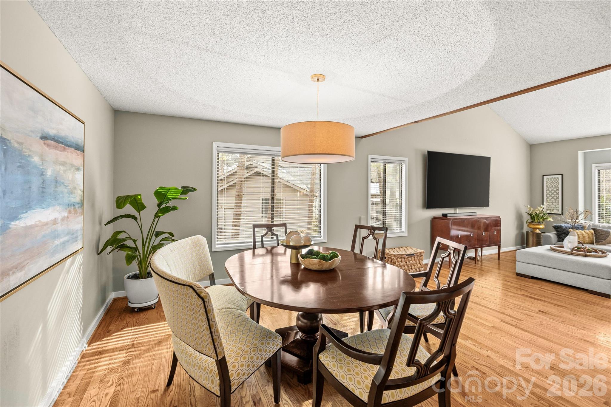 9562 Hunting Court Property Photo 11