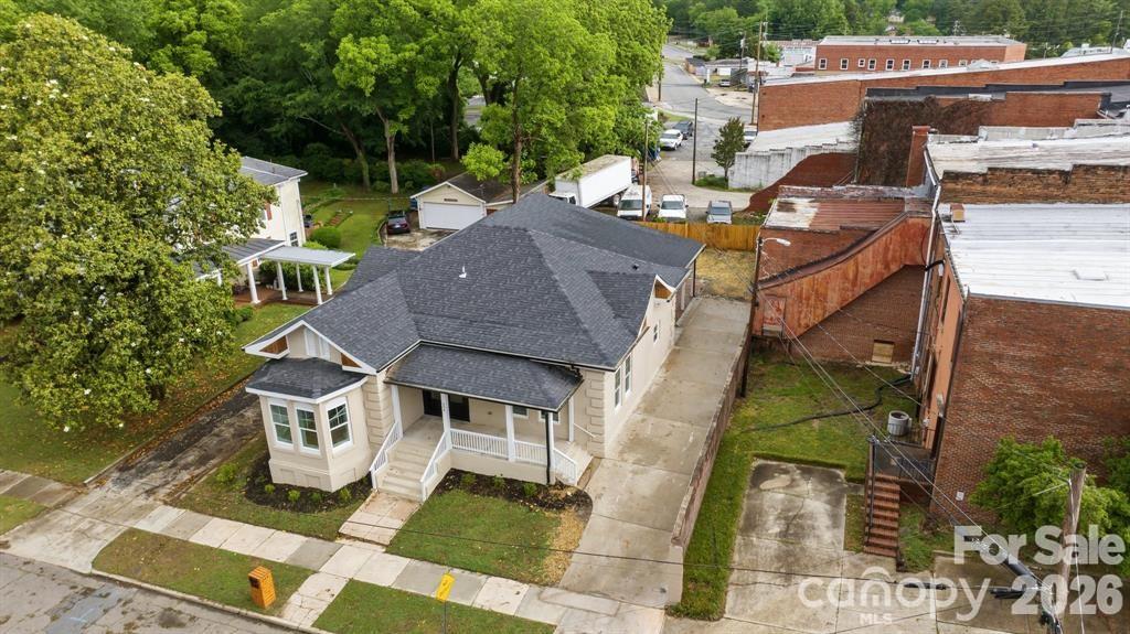 204 W Wade Street Property Photo 1