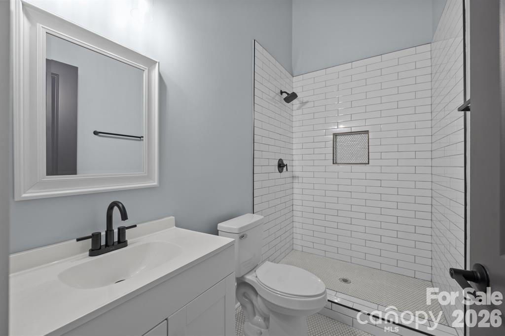 204 W Wade Street Property Photo 7
