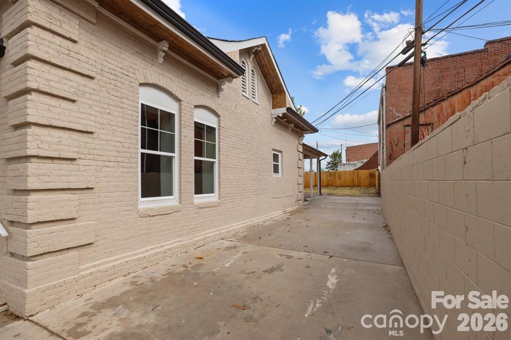 204 W Wade Street Property Photo 13