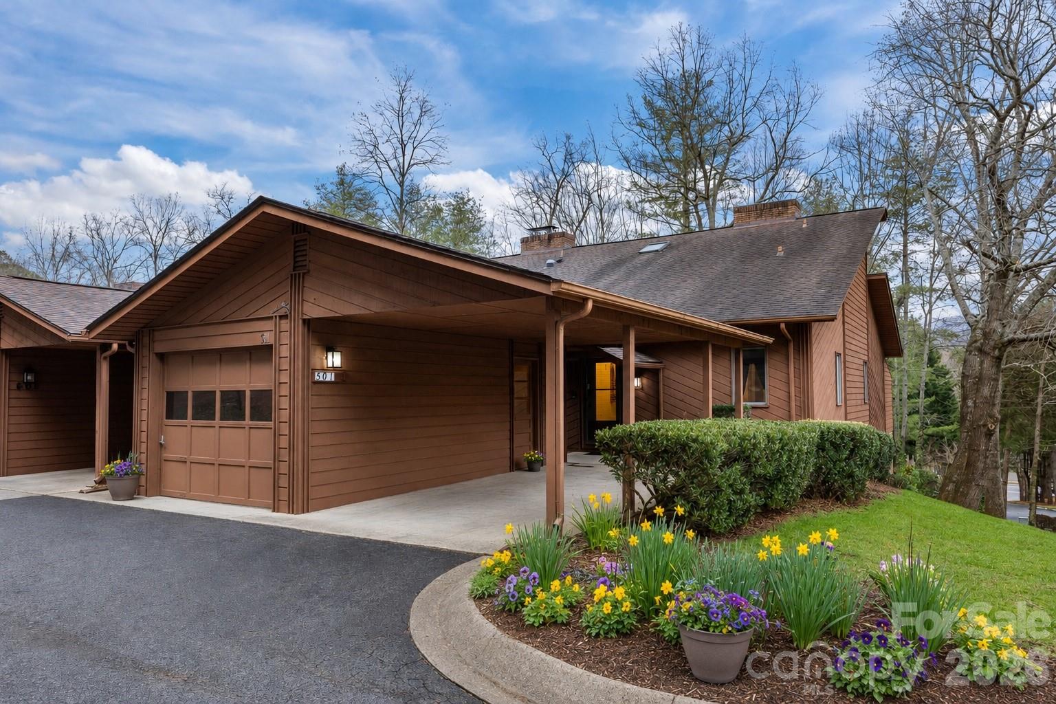 501 Woodfield Drive Property Photo 2