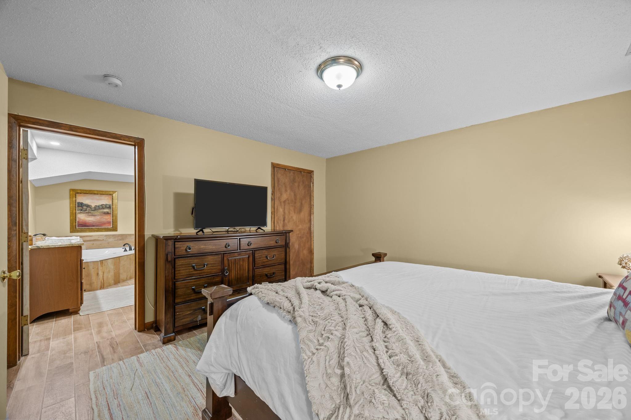 501 Woodfield Drive Property Photo 25