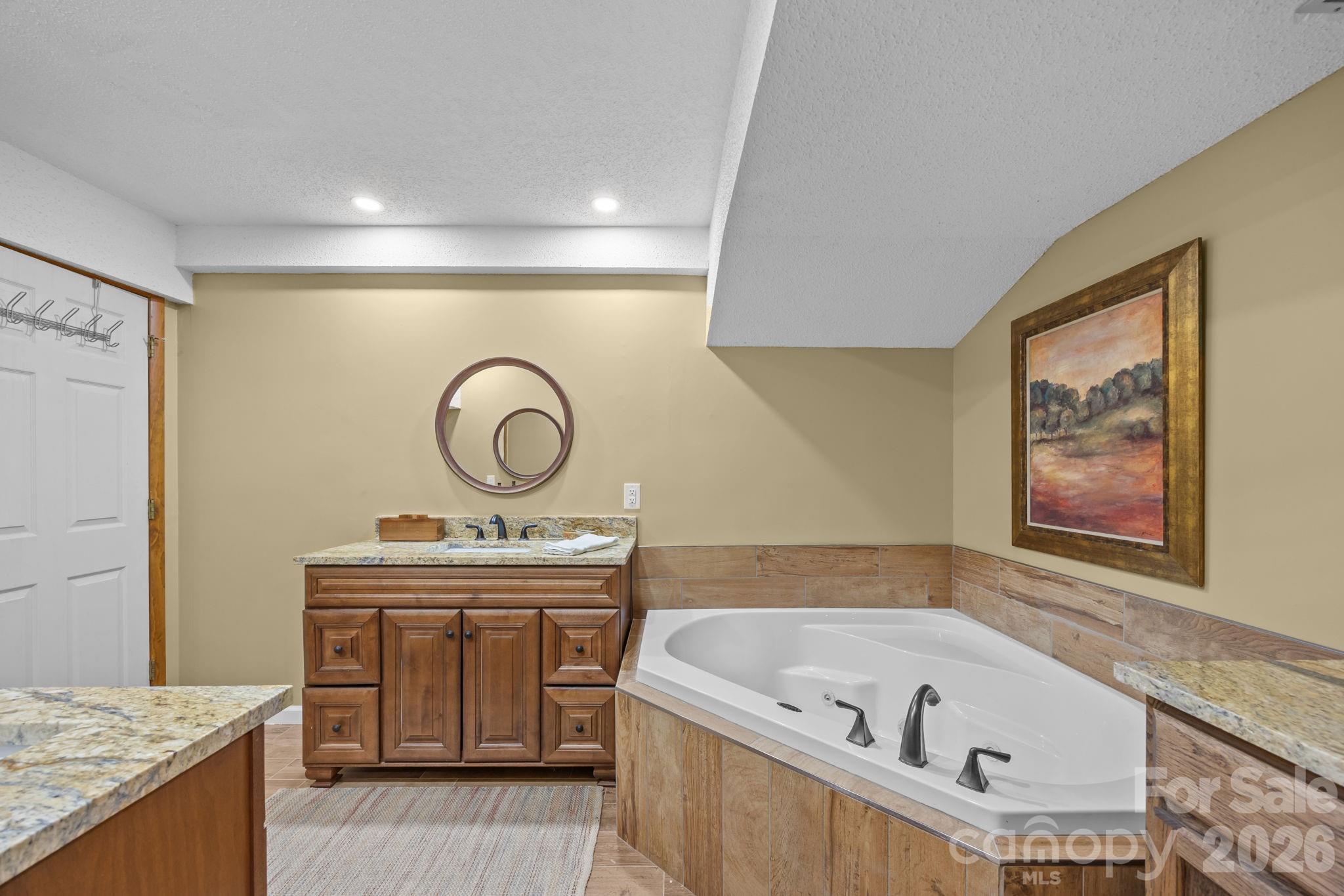 501 Woodfield Drive Property Photo 30