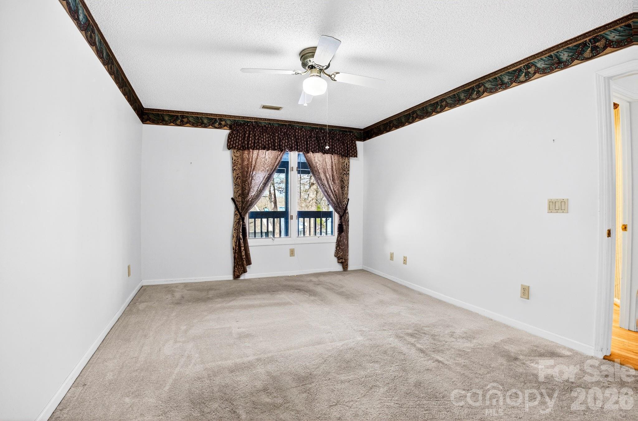 703 Independence Trail Property Photo 15