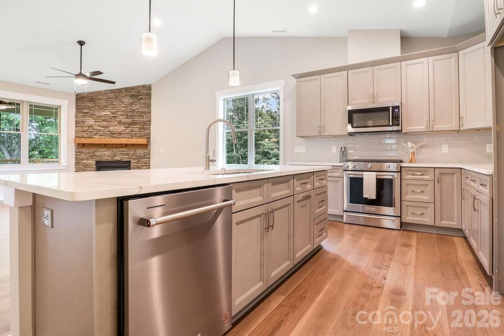 19 Craftsman Overlook Ridge Property Photo 6