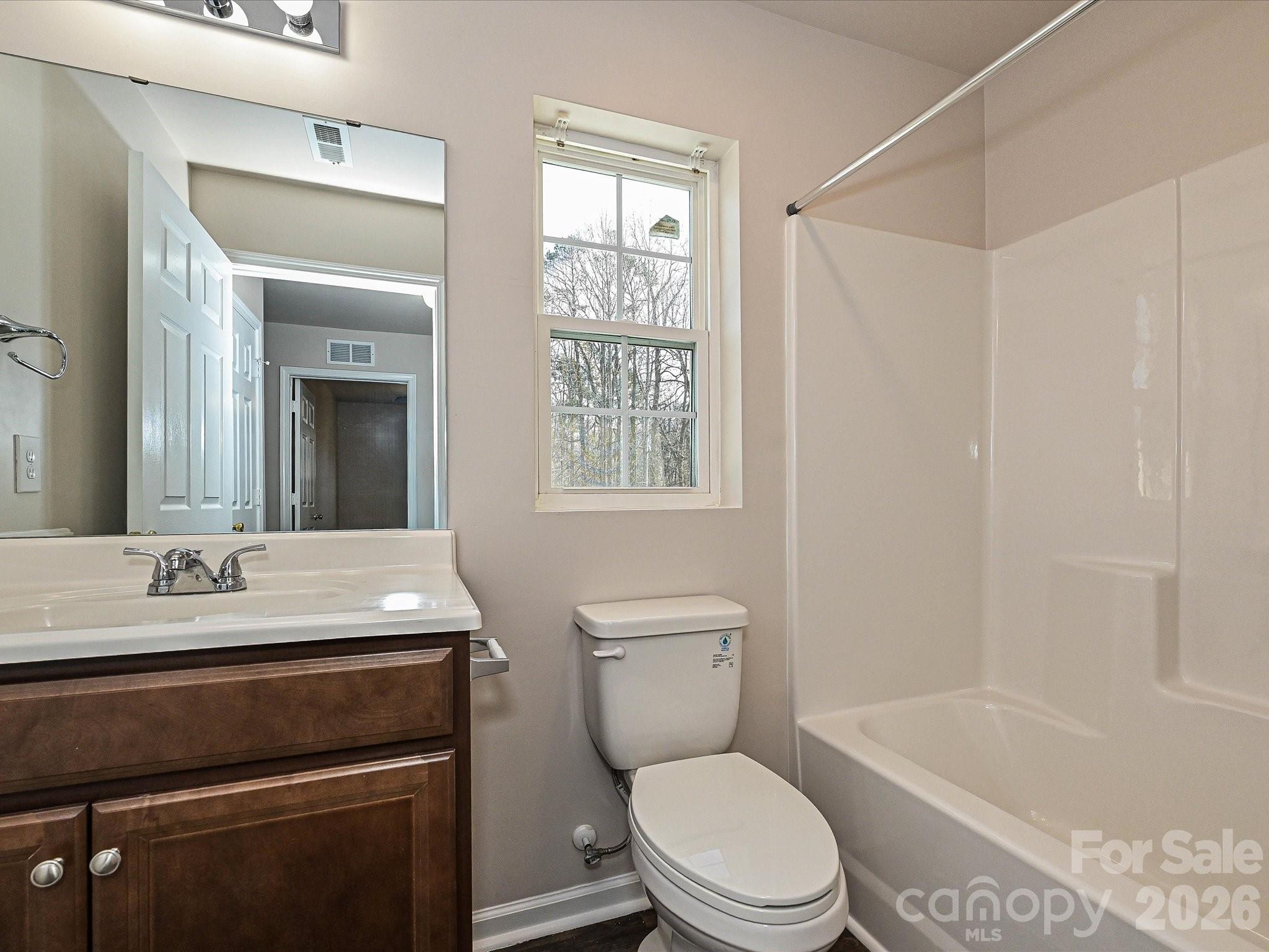 362 E Mills Avenue Property Photo 12