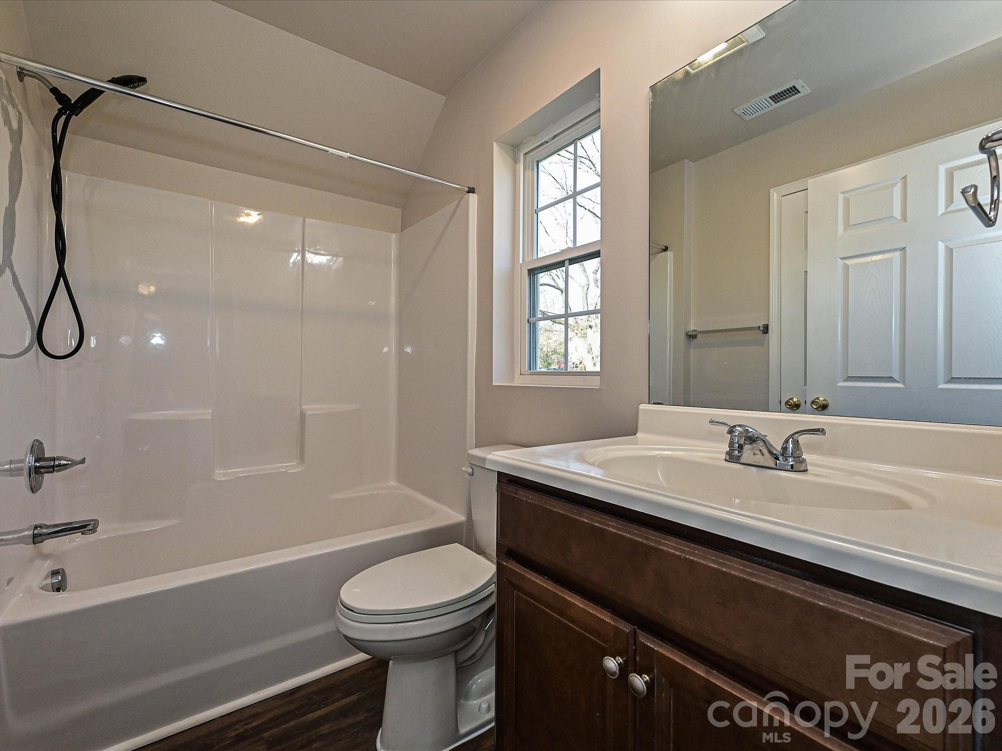 362 E Mills Avenue Property Photo 17