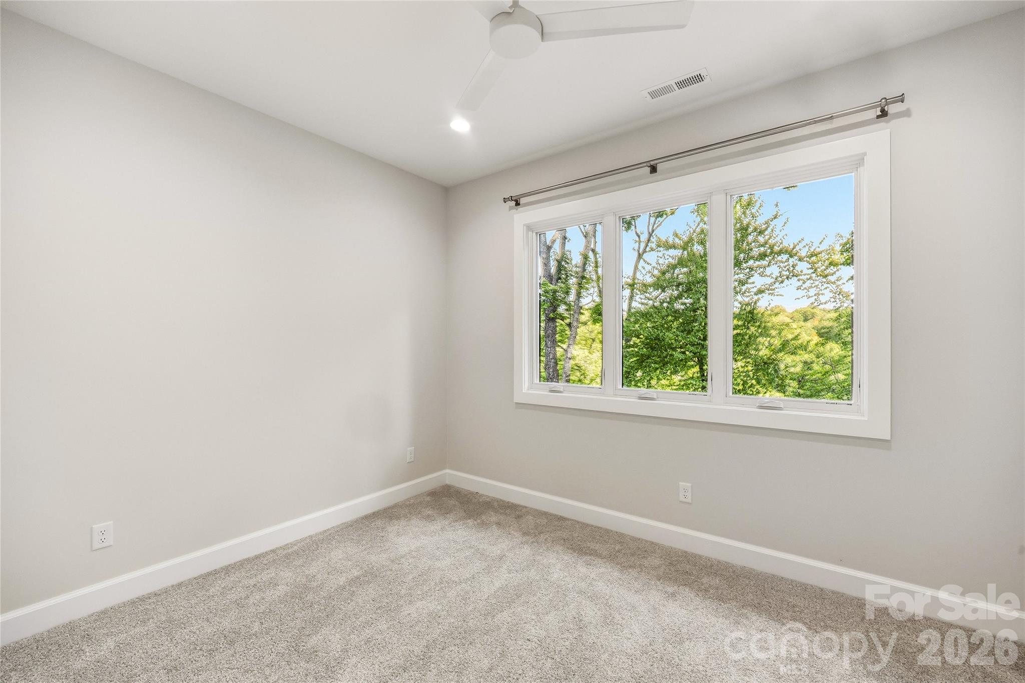 162 Riverbend Forest Drive Property Photo 31