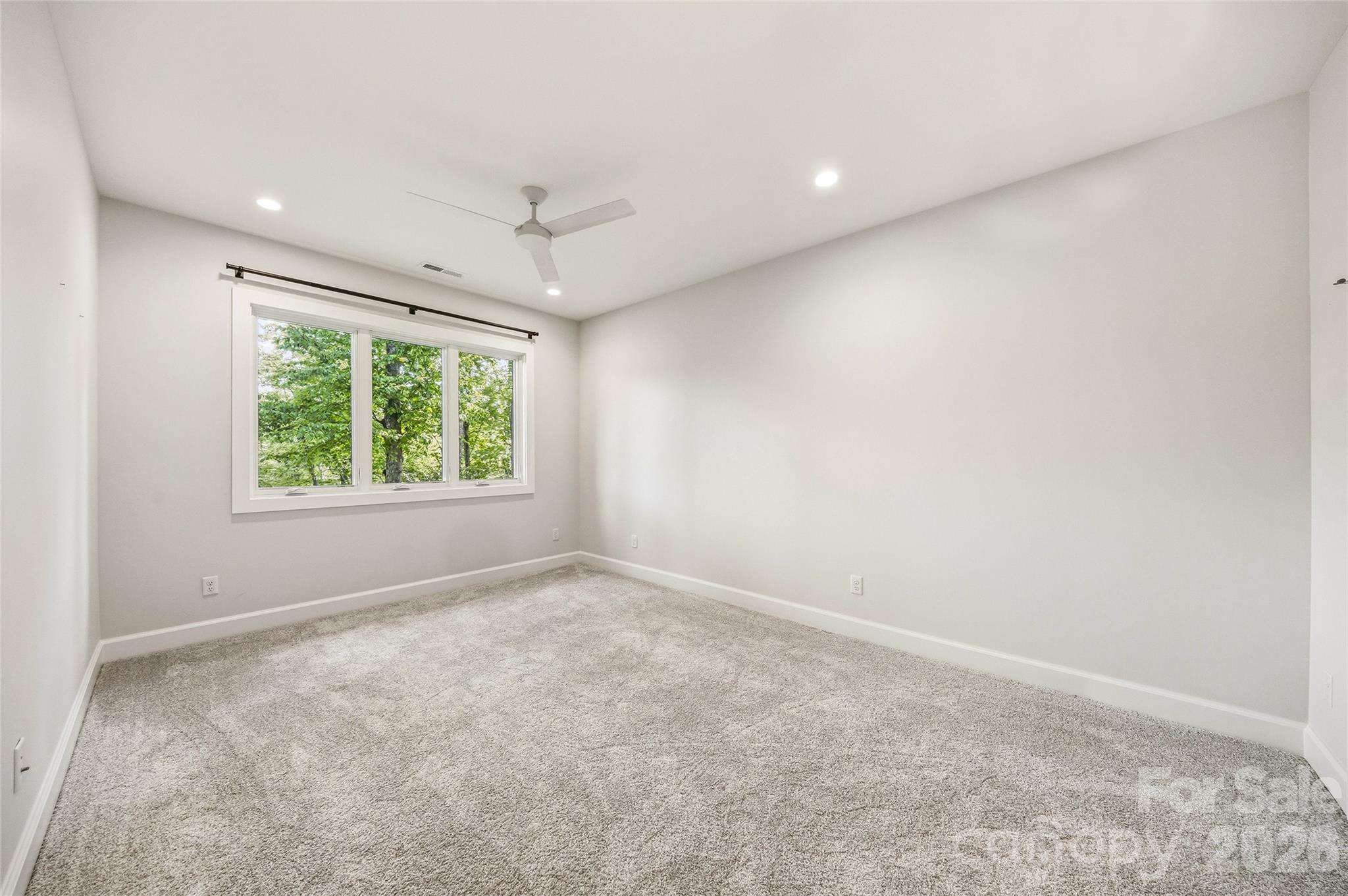 162 Riverbend Forest Drive Property Photo 34
