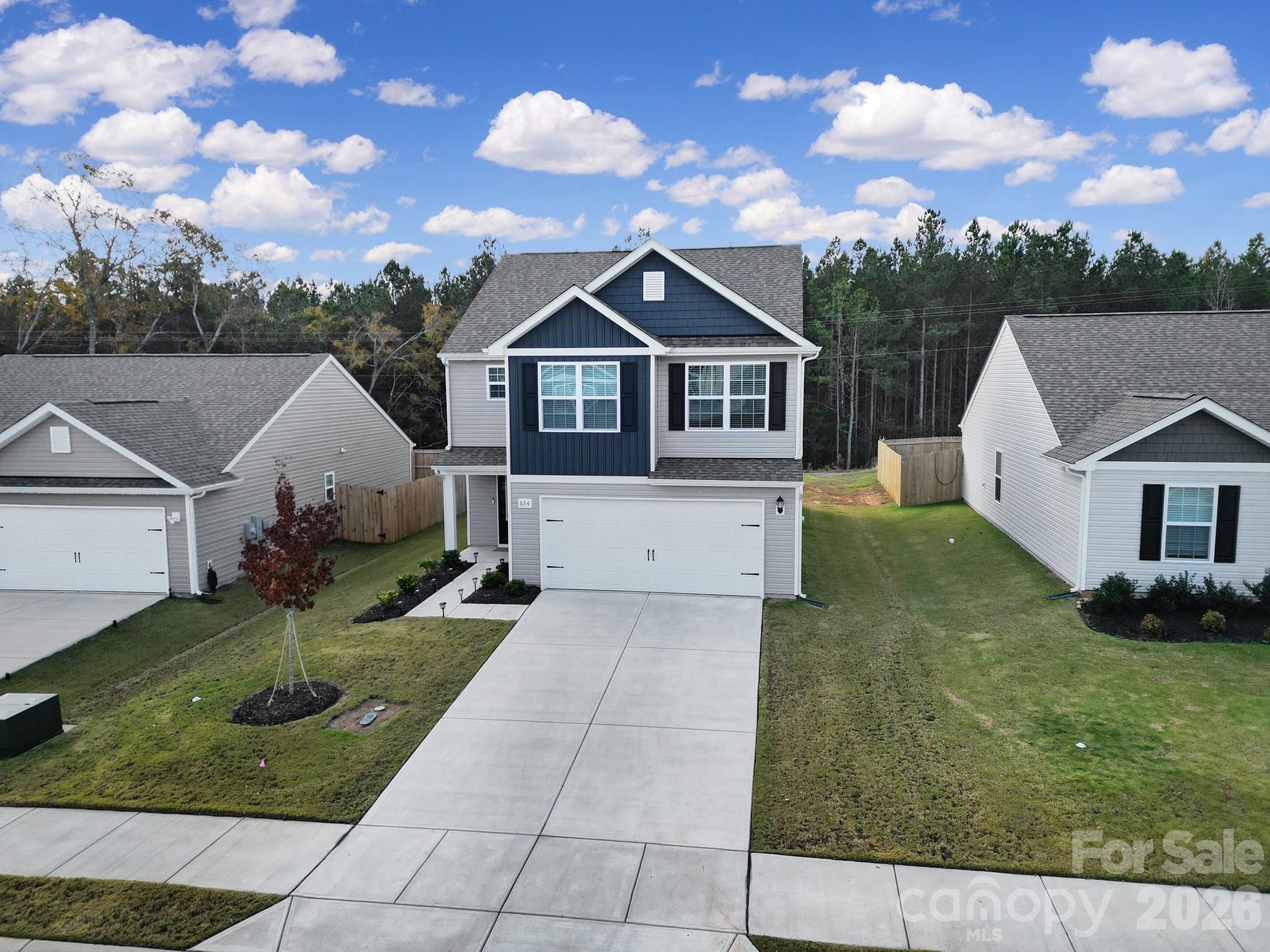 654 Lancelot Drive Property Photo 3