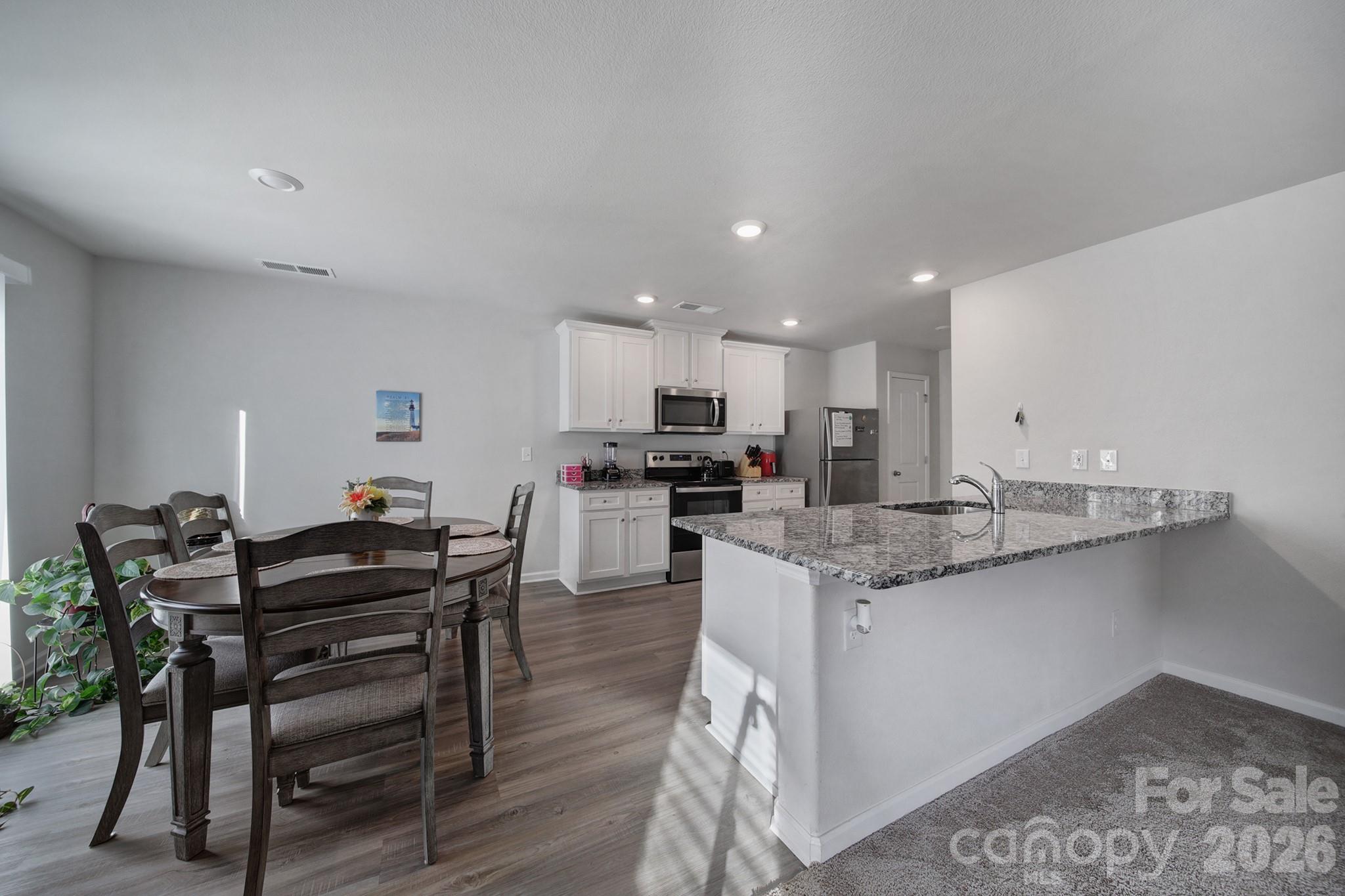 654 Lancelot Drive Property Photo 8