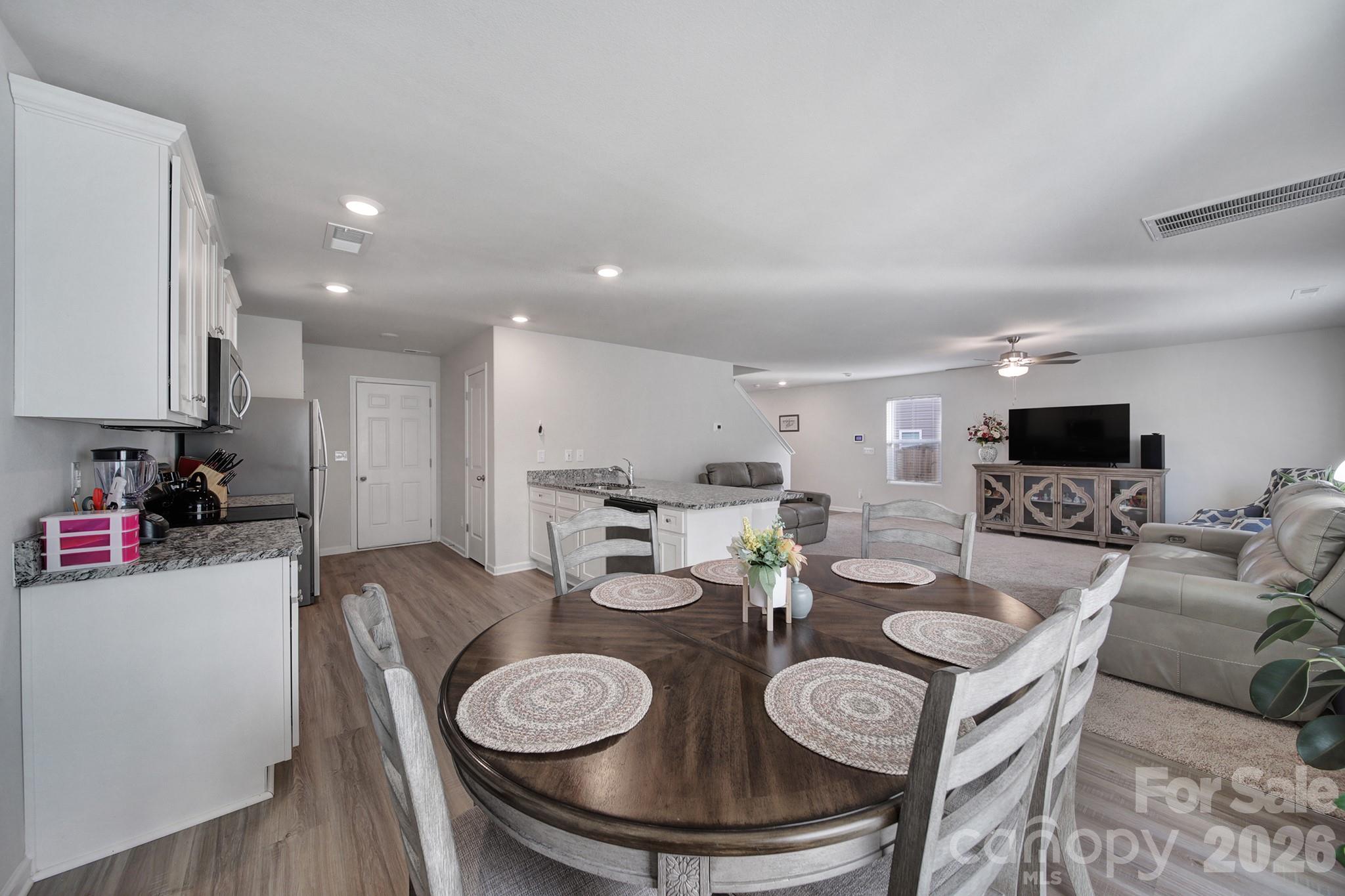 654 Lancelot Drive Property Photo 10