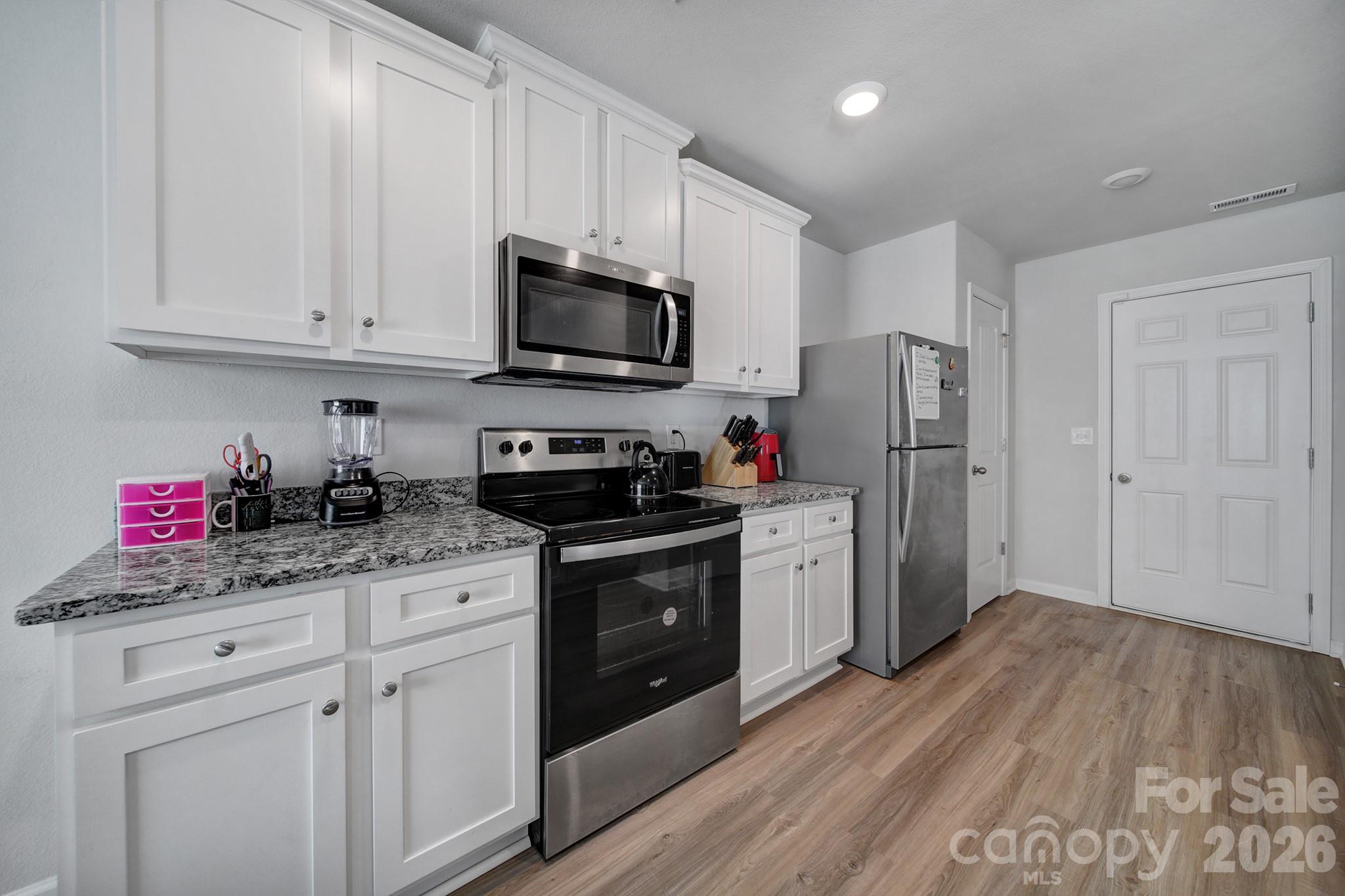 654 Lancelot Drive Property Photo 12