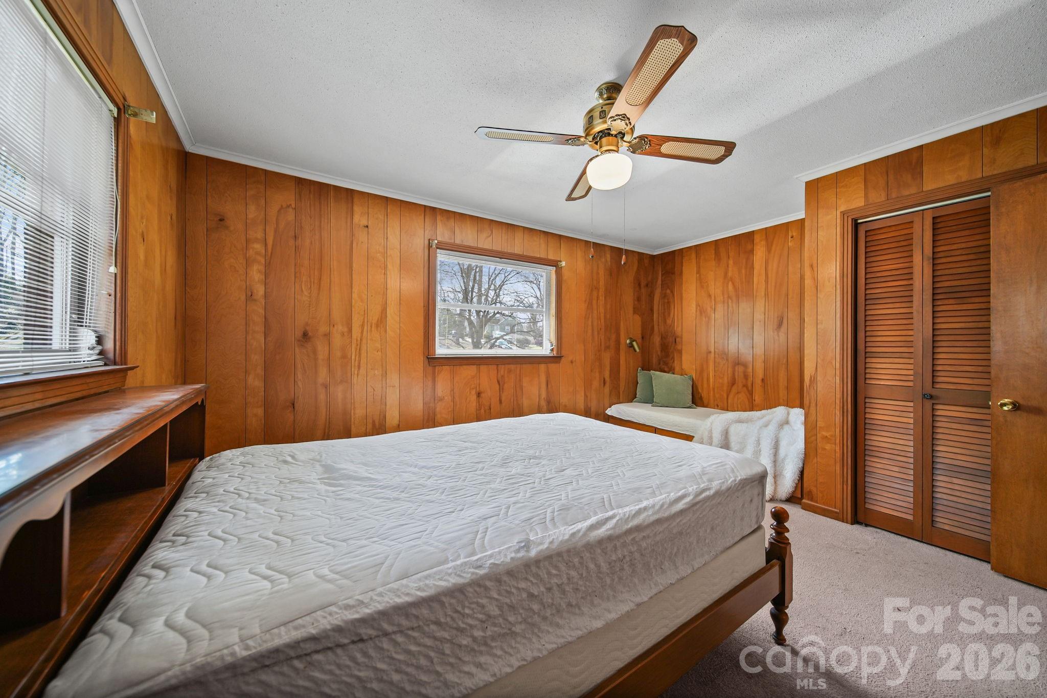 701 E Oakwood Avenue Property Photo 20