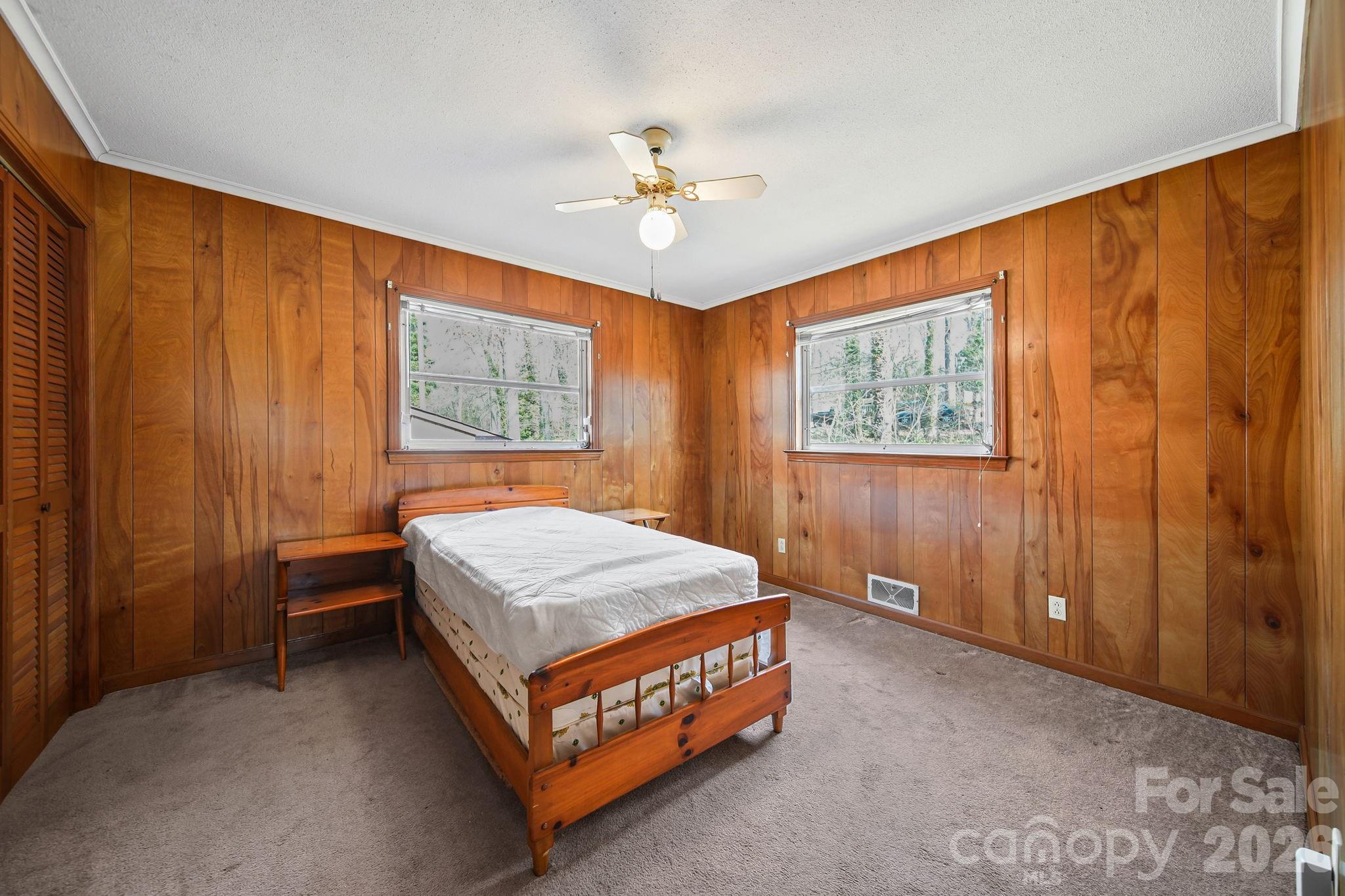 701 E Oakwood Avenue Property Photo 25