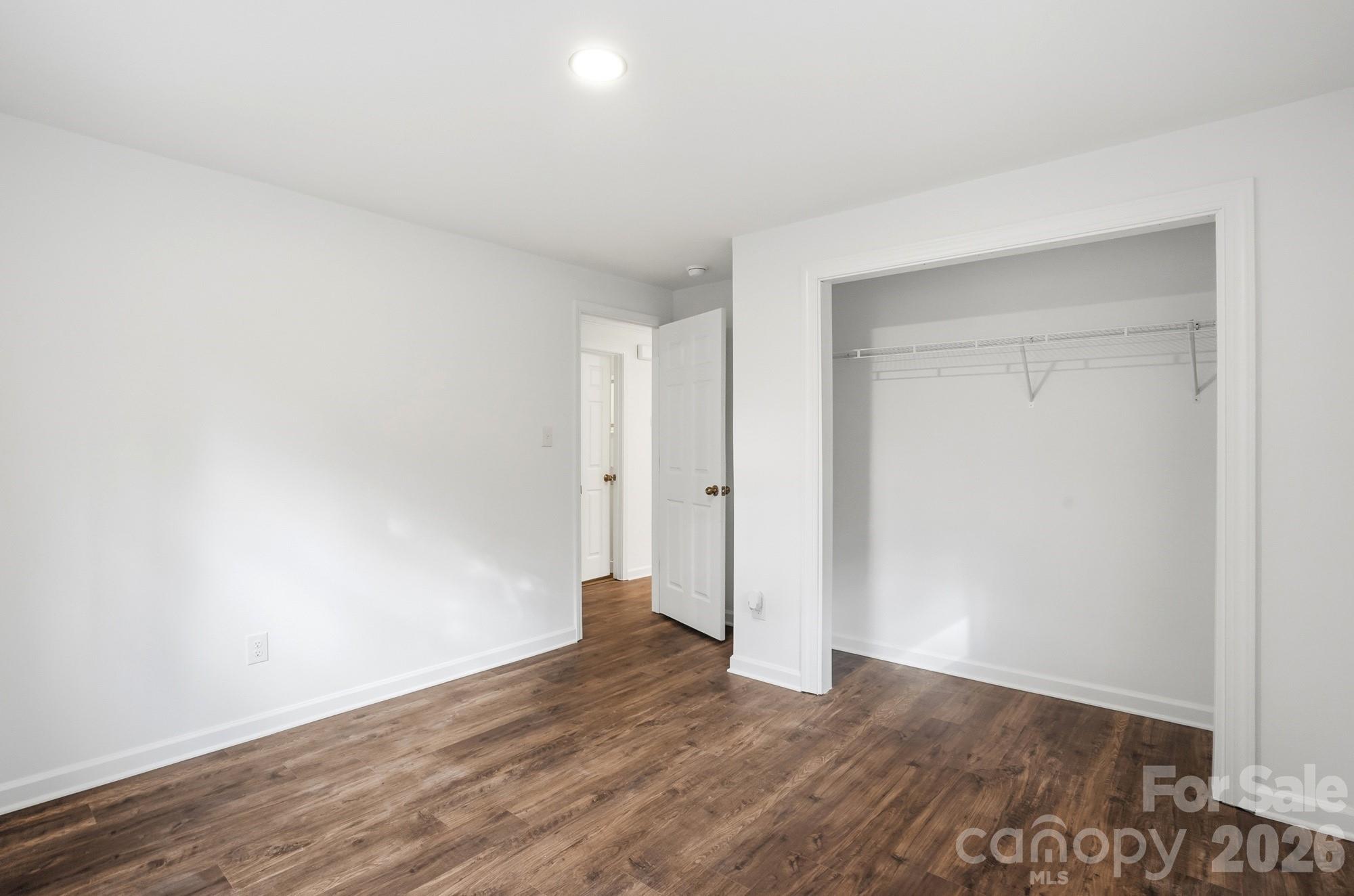 704 W Border Street Property Photo 34