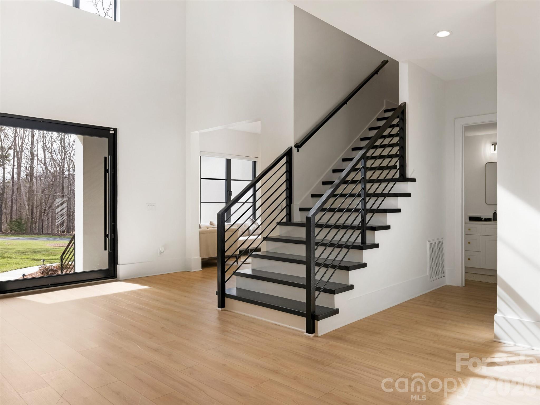 6017 Oxfordshire Road Property Photo 5