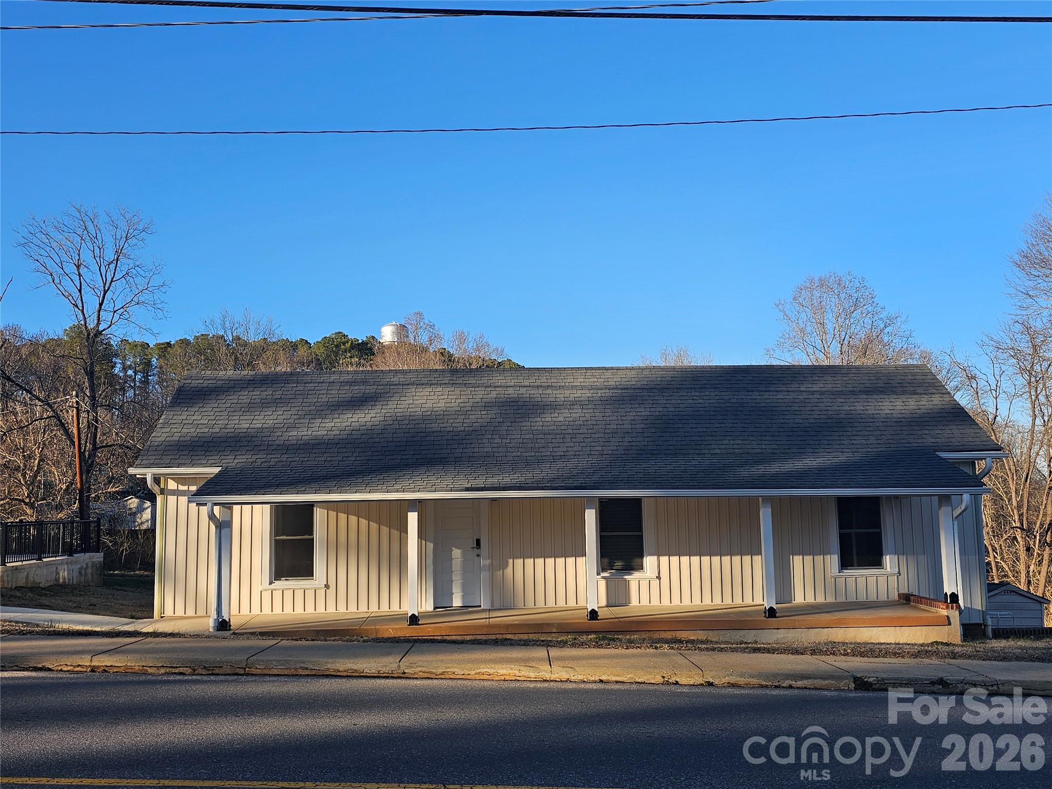 208 W Main Street Property Photo 1