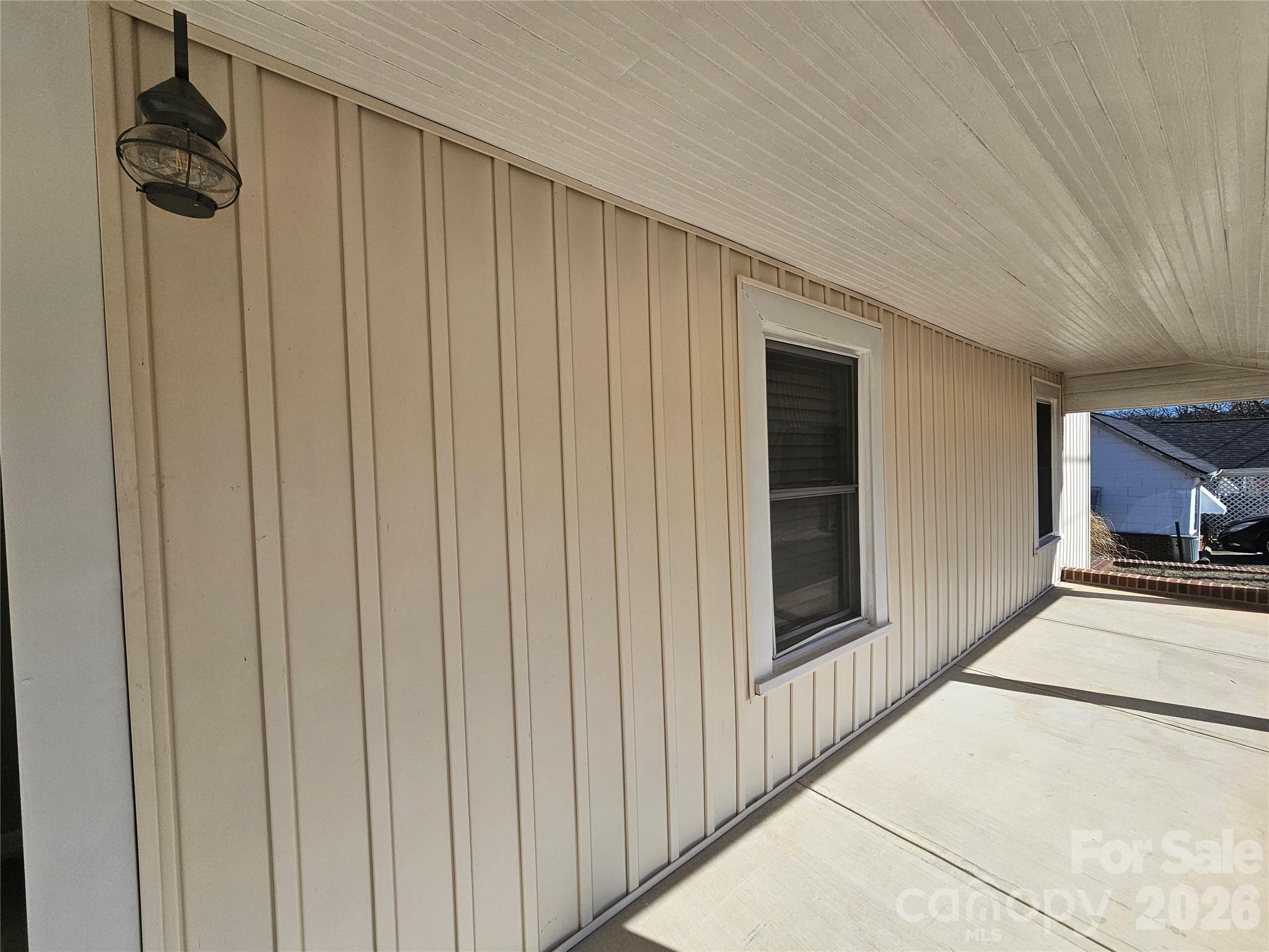 208 W Main Street Property Photo 3
