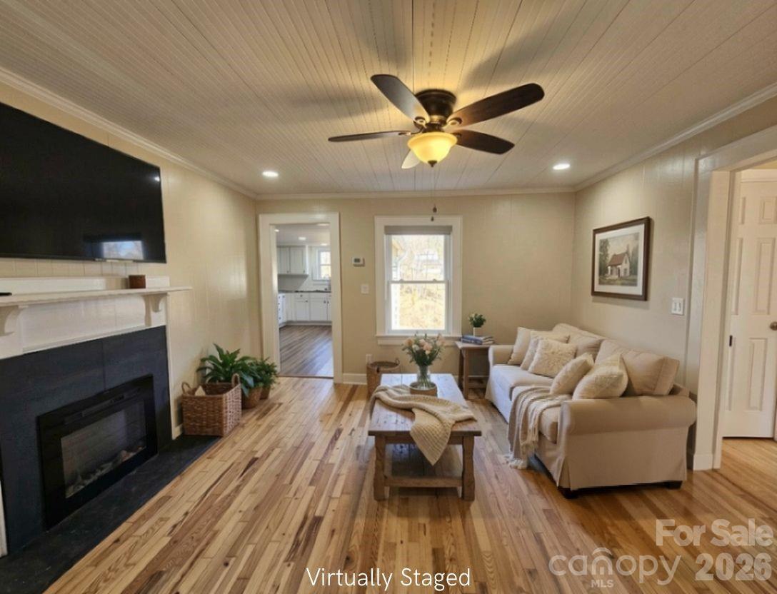 208 W Main Street Property Photo 5